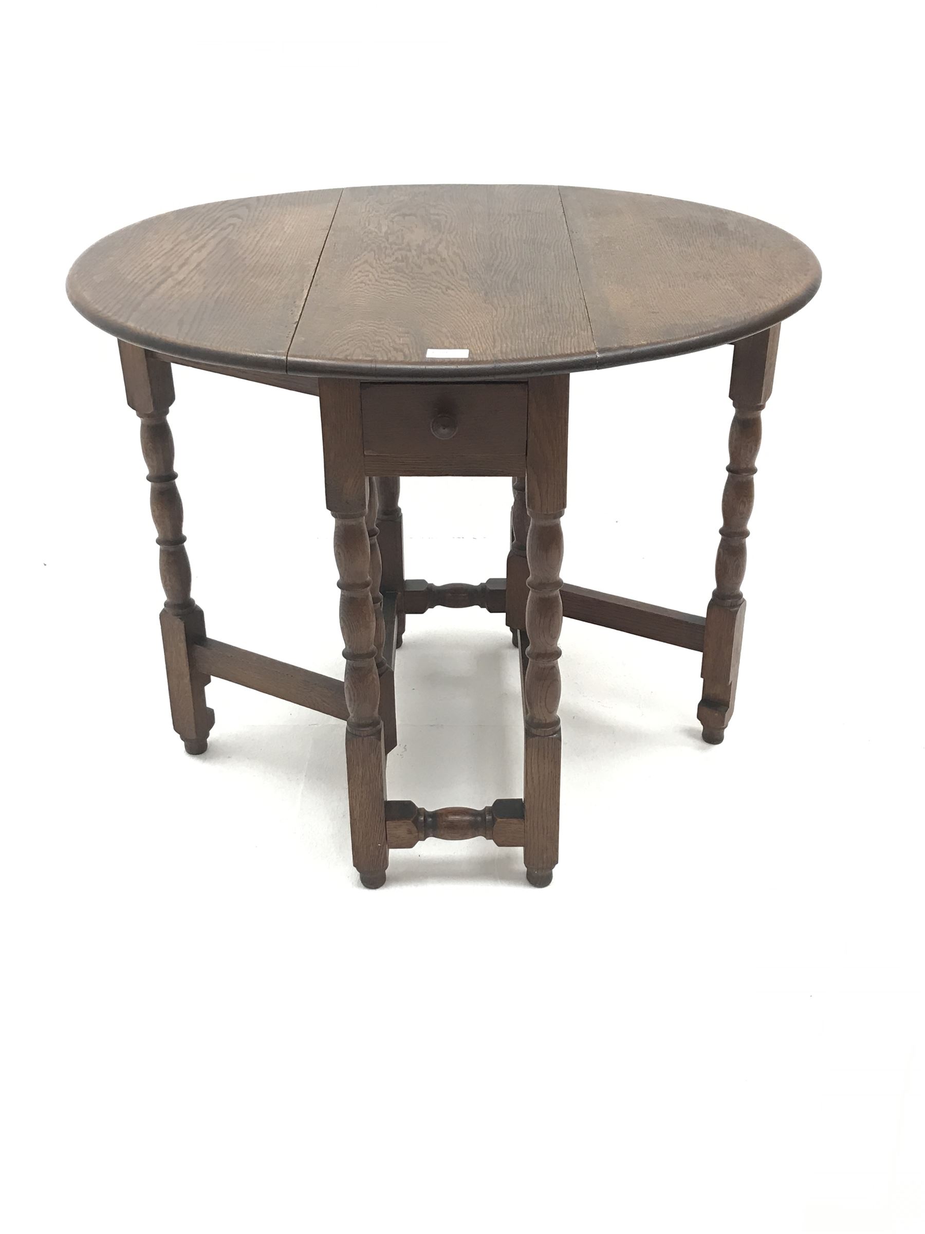 Mid century style small oak drop leaf occasional table - Image 2 of 3