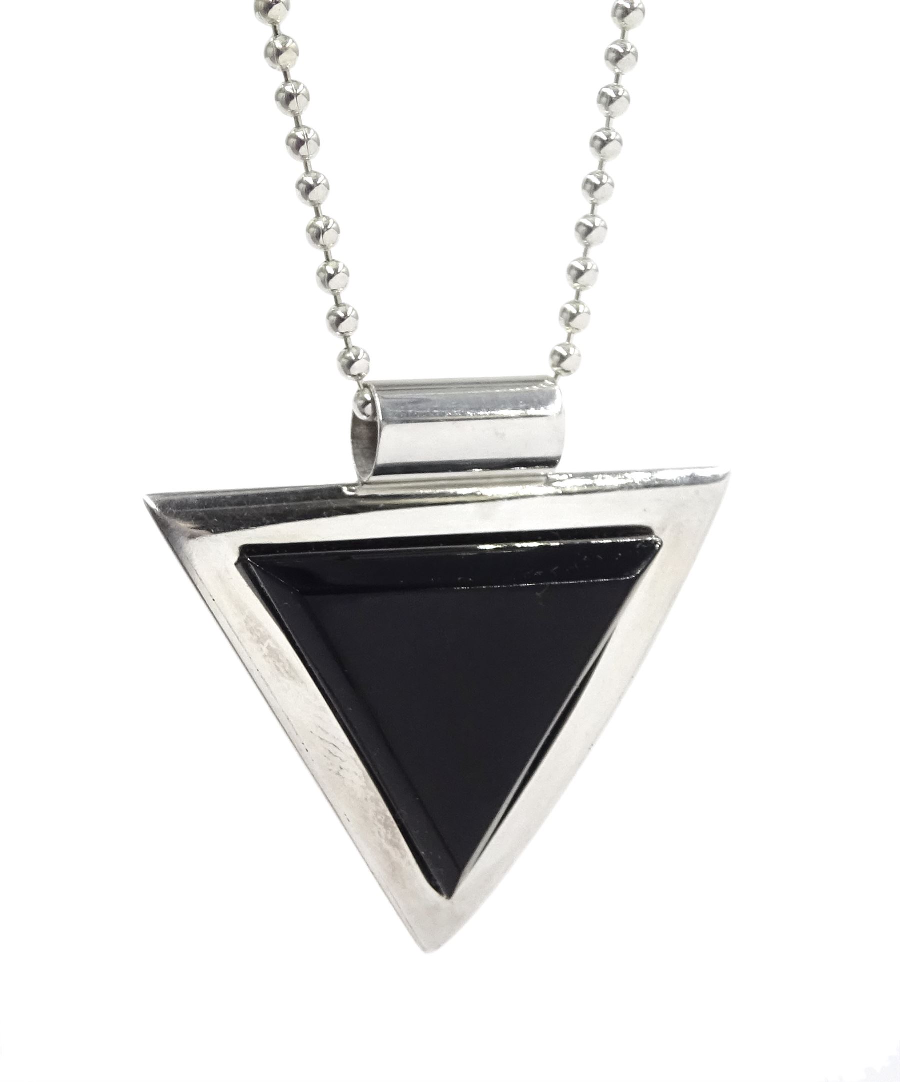 Silver contemporary triangular Whitby jet pendant necklace - Image 2 of 4