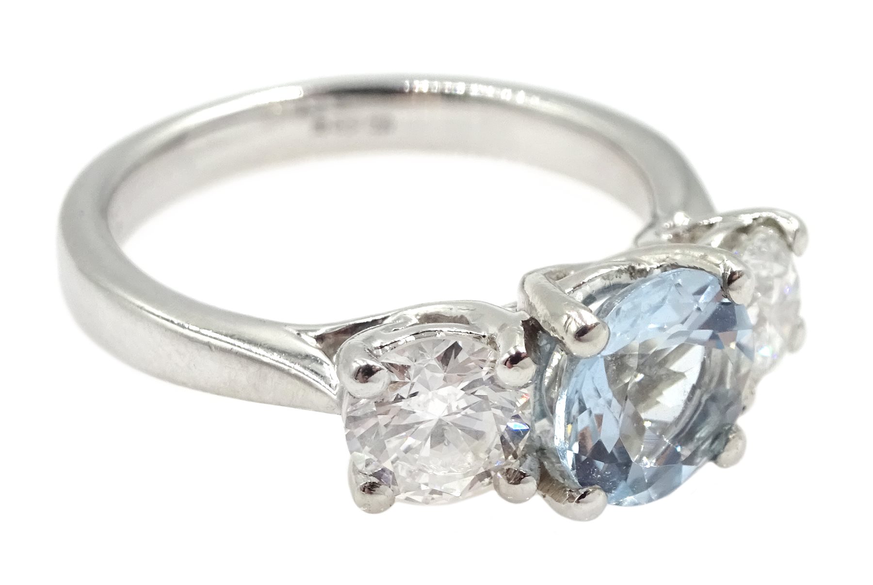 Platinum three stone round aquamarine and round brilliant cut ring - Image 3 of 13