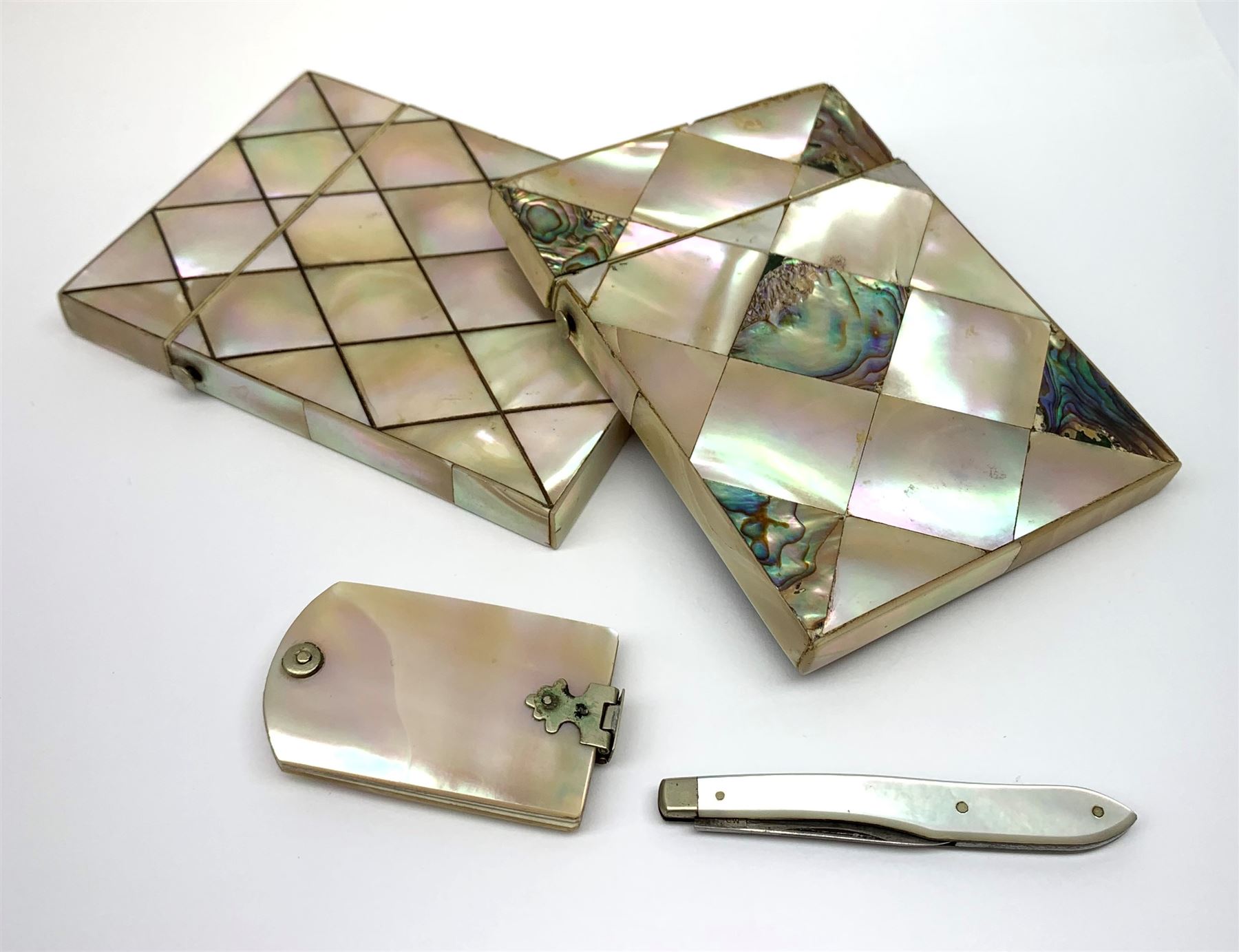 A 19th century mother of pearl visiting card case - Image 2 of 3