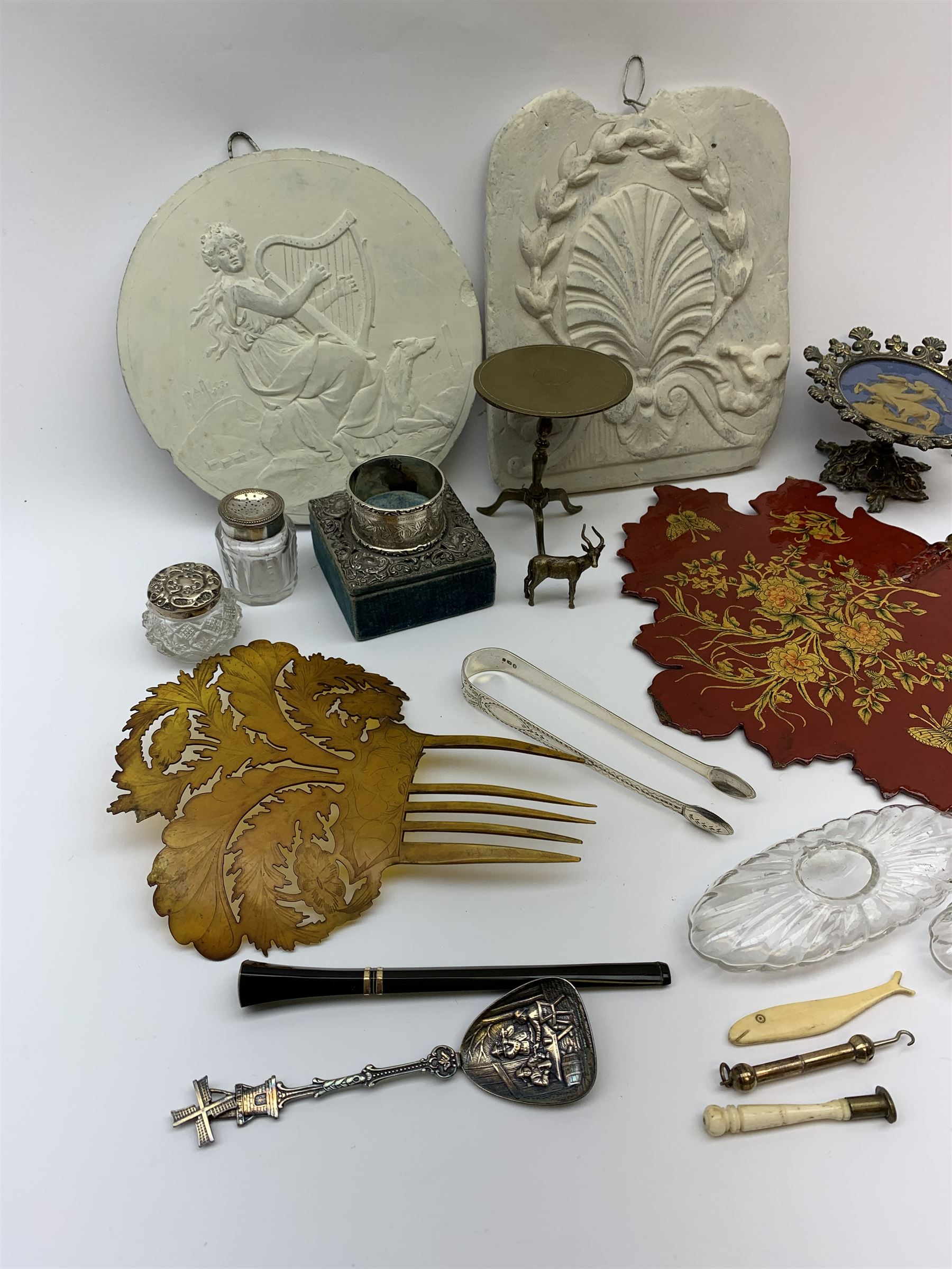 A group of assorted collectables - Image 2 of 4