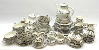 Royal Doulton York Town pattern and Hartford pattern tea and dinner wares