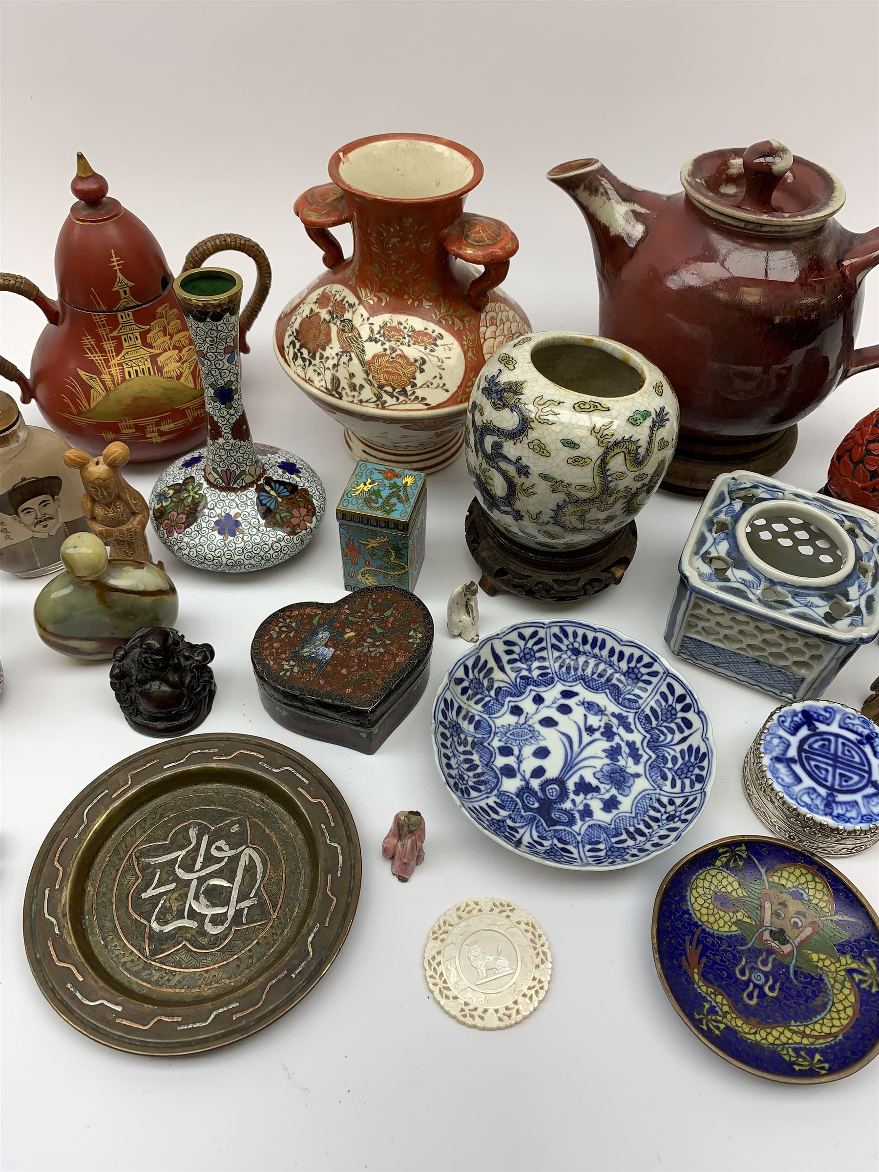 A group of assorted Eastern collectables - Image 3 of 4
