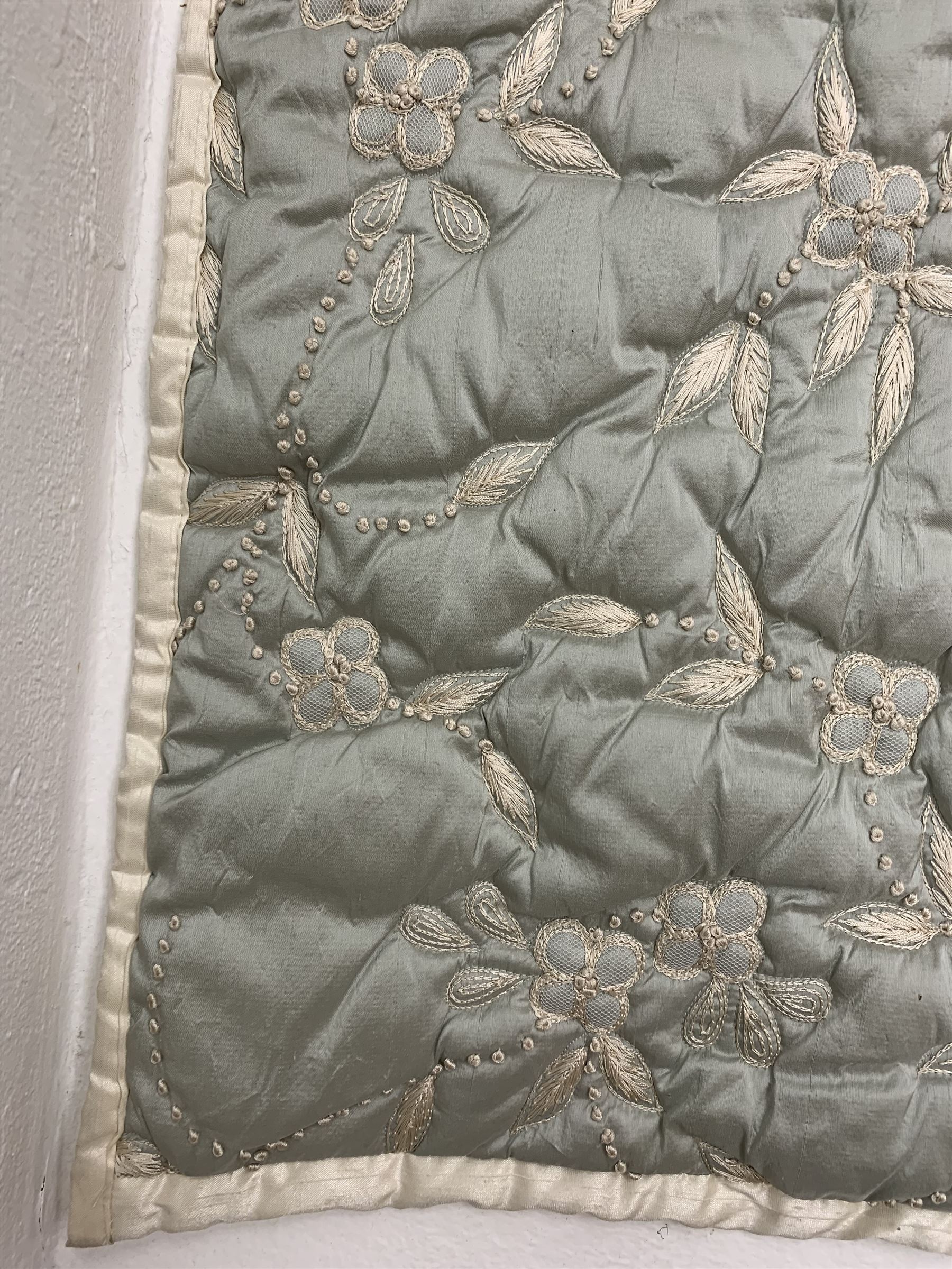 A large light blue quilt embroidered in silver thread with flowers - Bild 3 aus 9