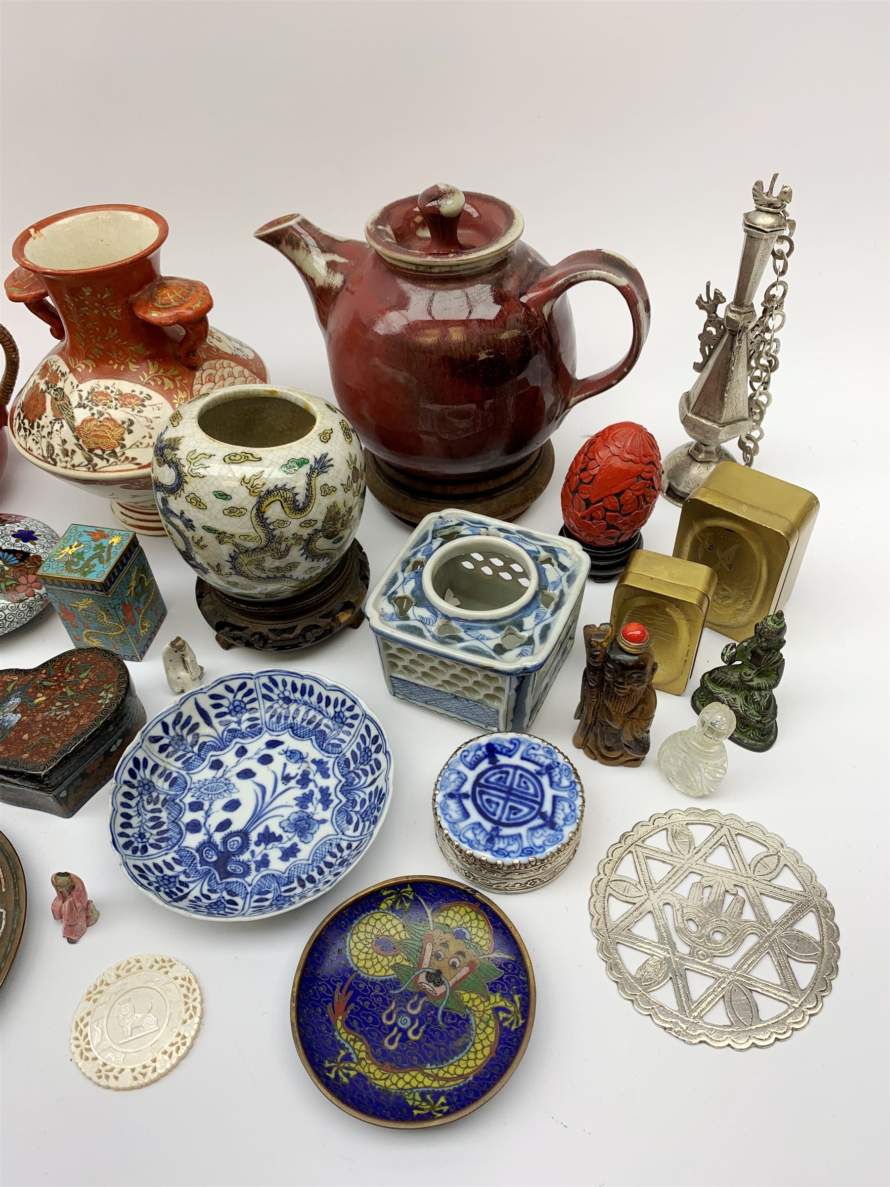 A group of assorted Eastern collectables - Image 4 of 4