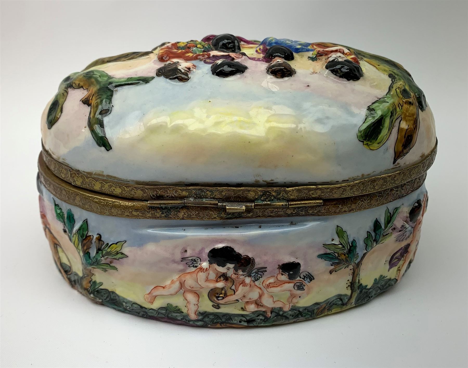 A large Capodimonte style trinket box - Image 3 of 4