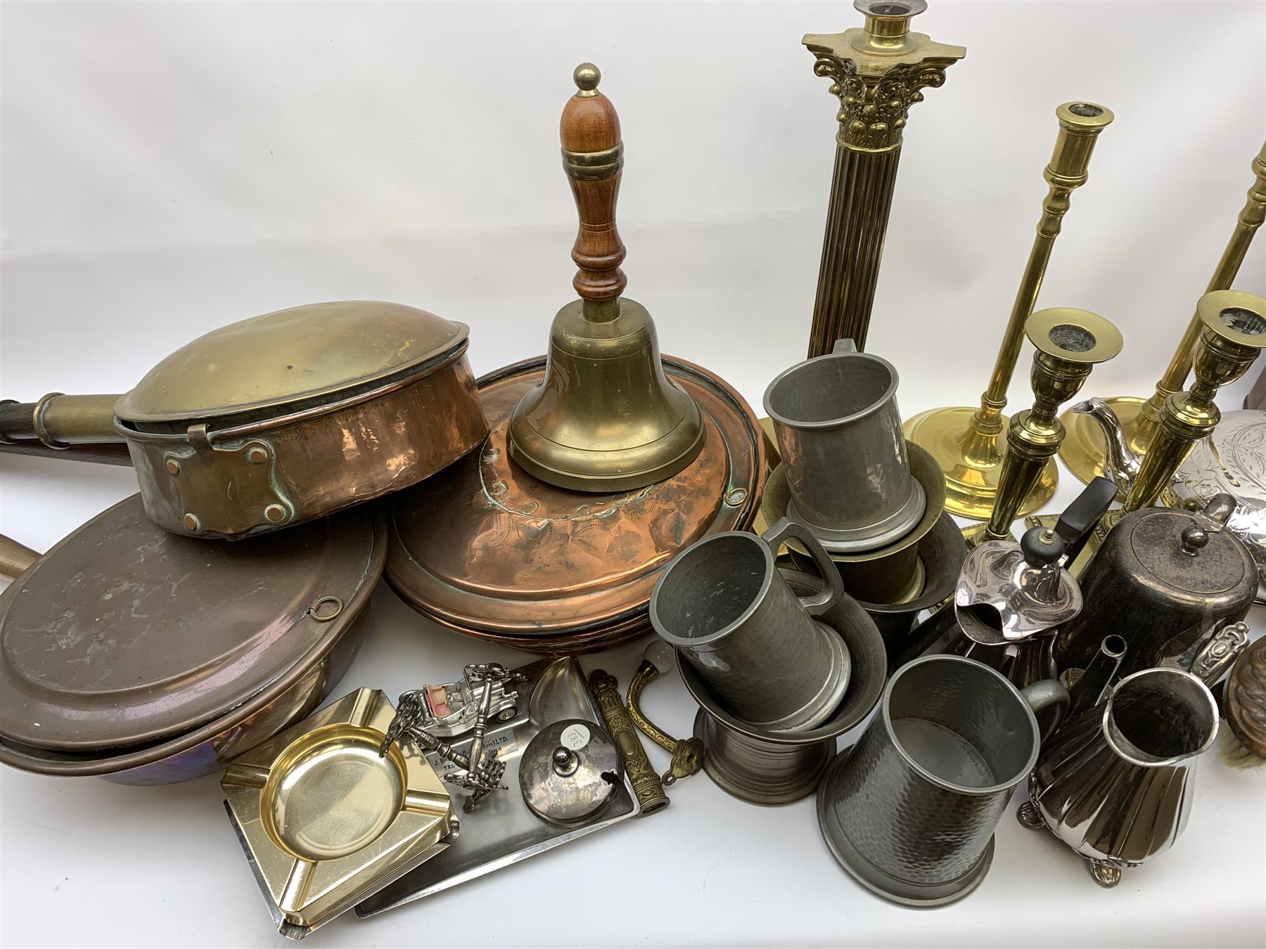 A group of assorted metalwares - Image 2 of 6