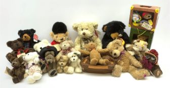 Eighteen modern collectable teddy bears by Boyds (9)