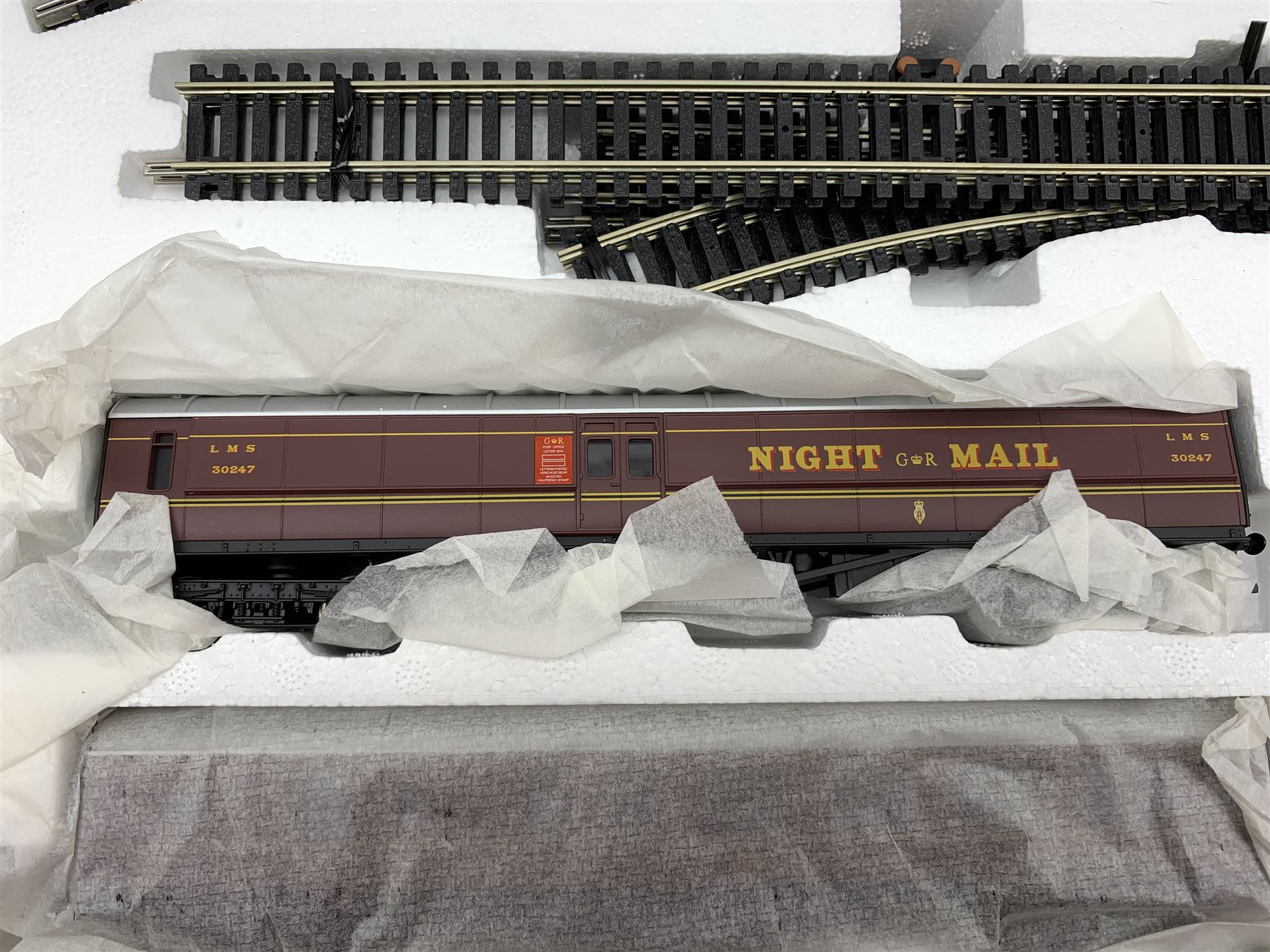Hornby '00' gauge - electric Mail Train set with 0-6-0 tank locomotive No.7414 - Image 4 of 7