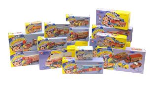 Fifteen Corgi limited edition Chipperfields Circus - 07202 Land Rover Public Address & Clowns; 11201