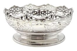 Edwardian silver raised bowl with pierced decoration by William Aitken