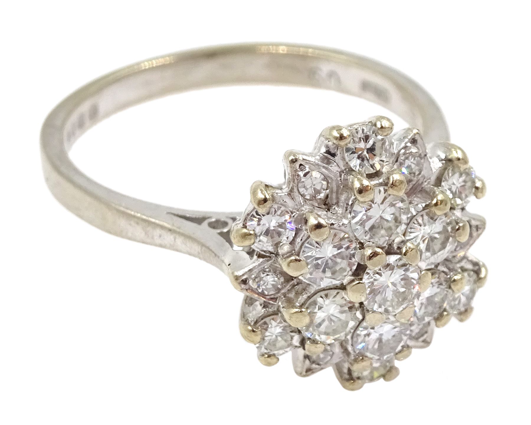 18ct white gold diamond cluster ring - Image 3 of 4