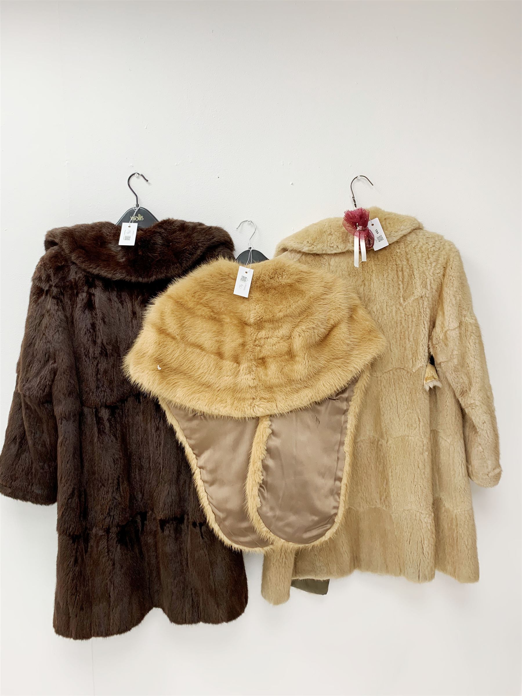 Vintage dark mink coat of three-quarter length - Image 3 of 3