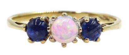 9ct gold three stone sapphire and opal ring