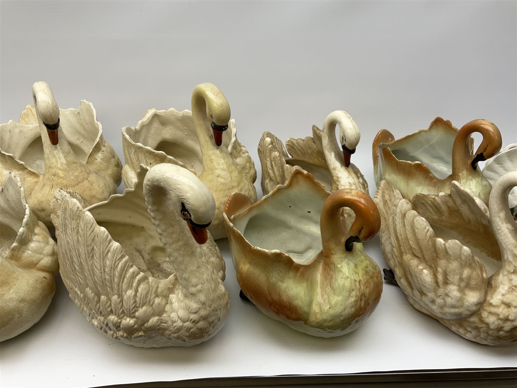 A large quantity of assorted sized ceramic planters modelled as swans. - Image 3 of 4