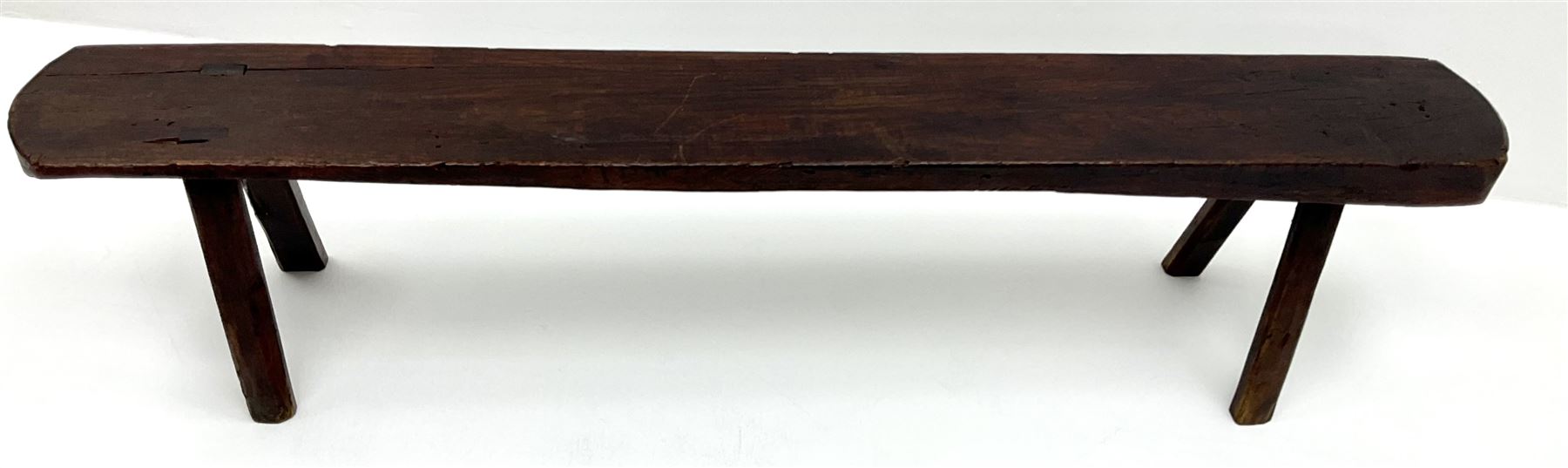 18th/19th century vernacular rustic oak plank bench on four splayed supports - Image 2 of 3