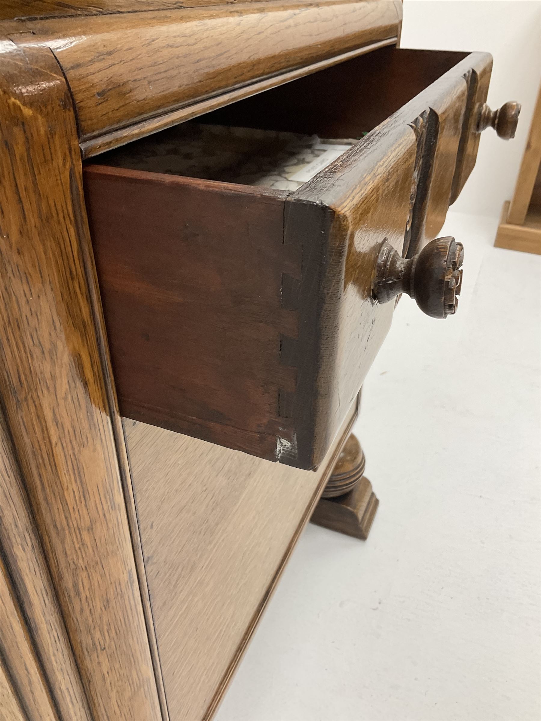 Early 20th century carved oak bureau bookcase - Image 4 of 4