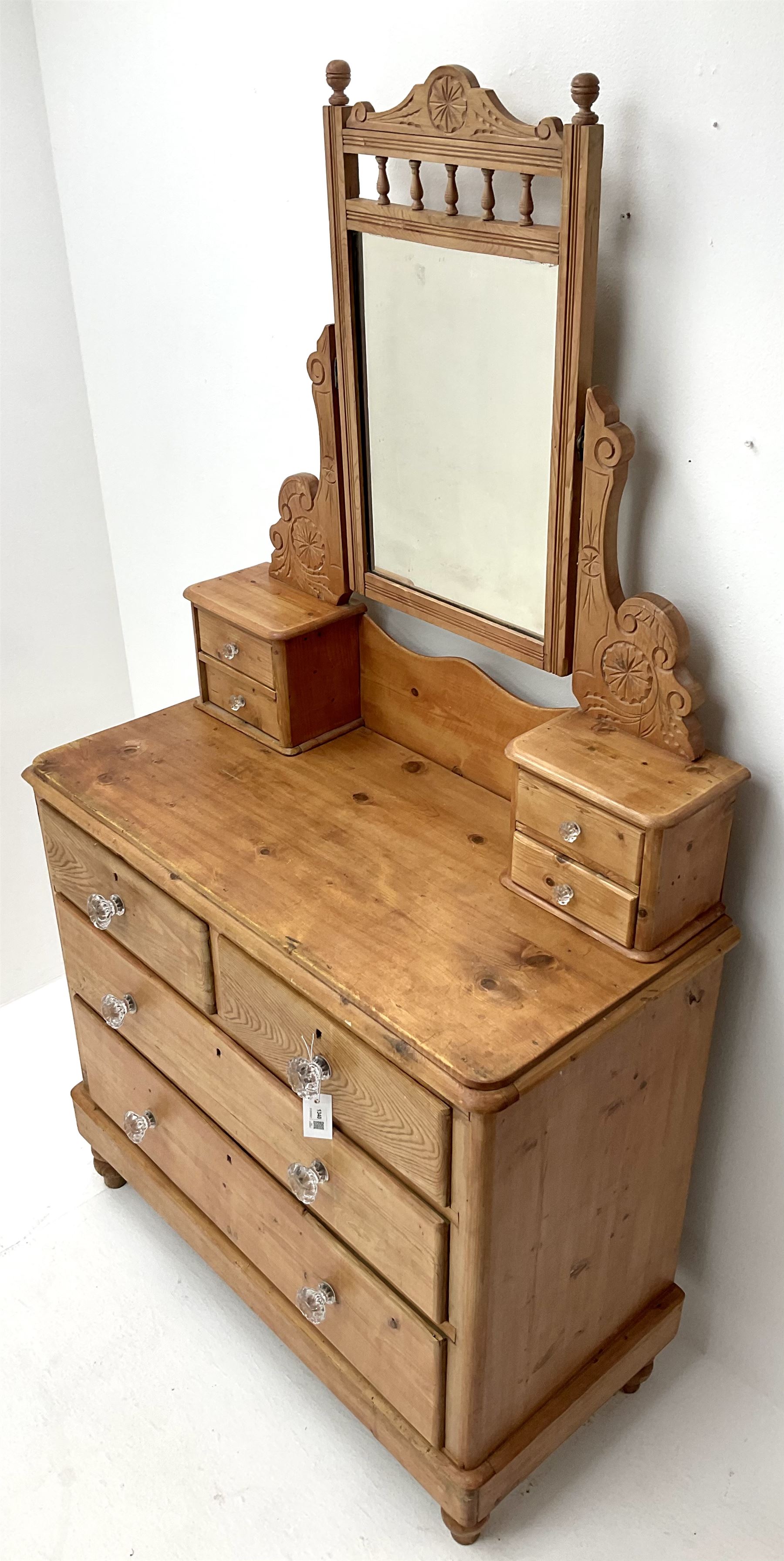 Victorian pine dressing chest - Image 4 of 4