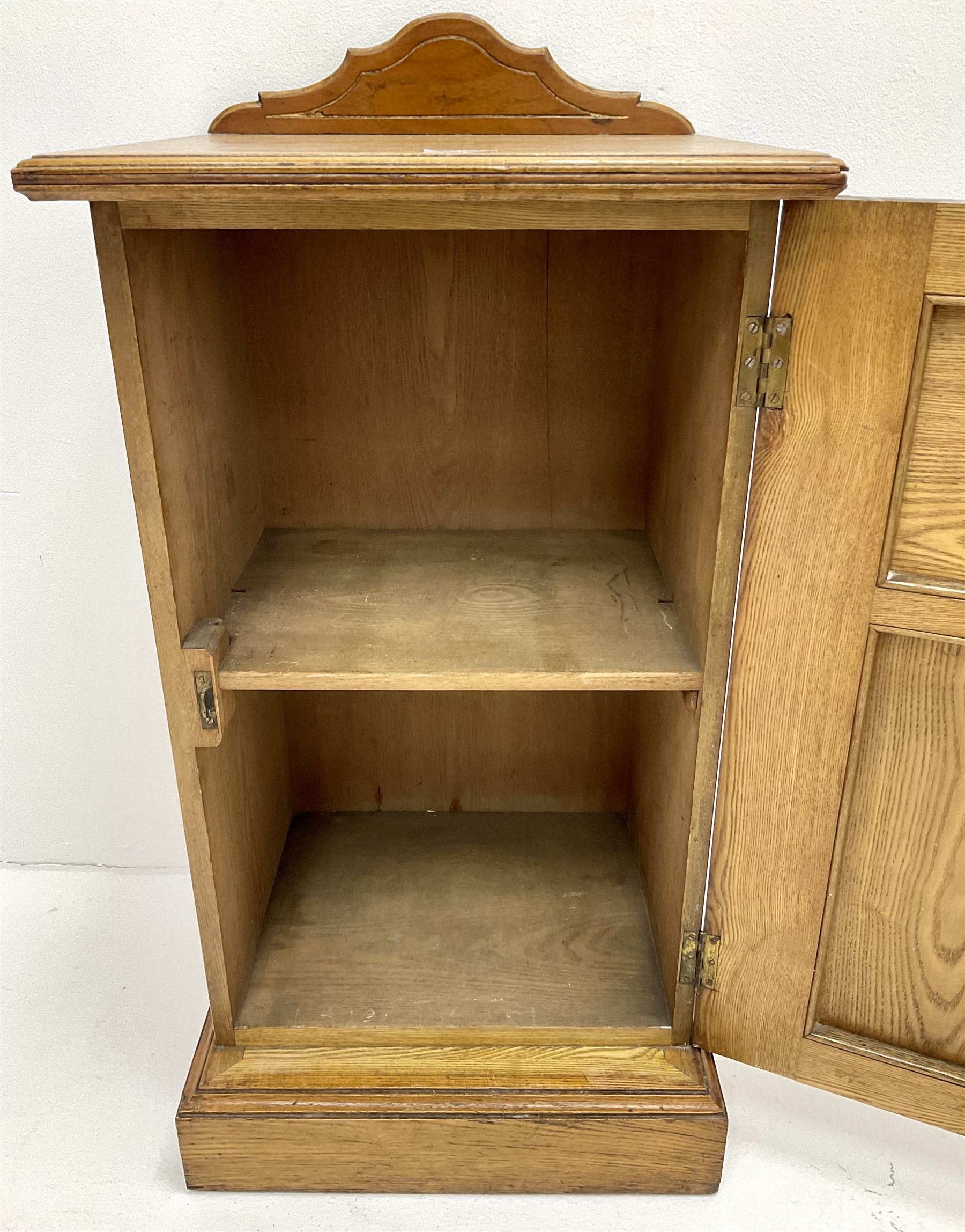 Edwardian ash bedside cabinet - Image 3 of 3