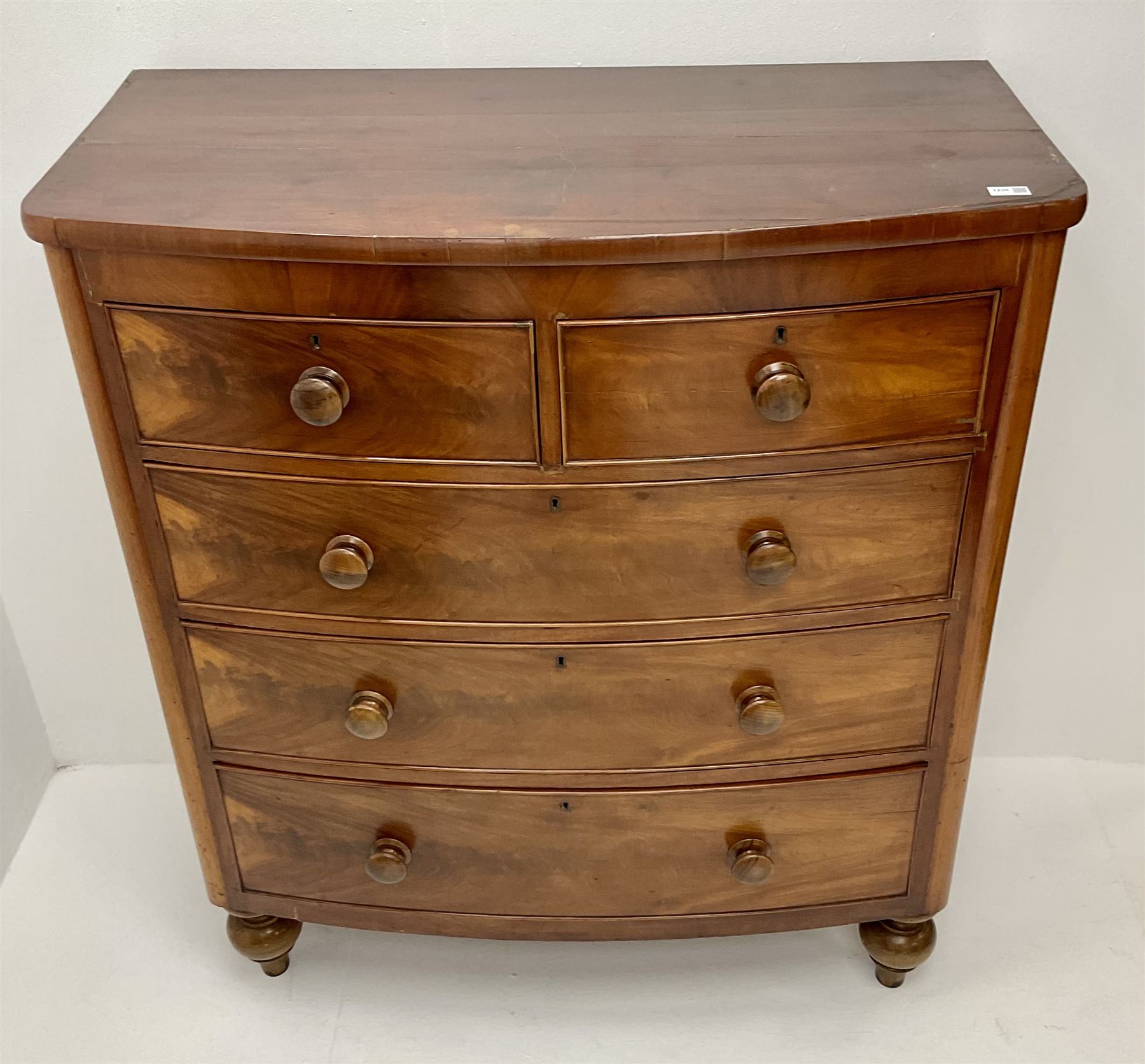 Victorian mahogany bow front chest - Image 3 of 4
