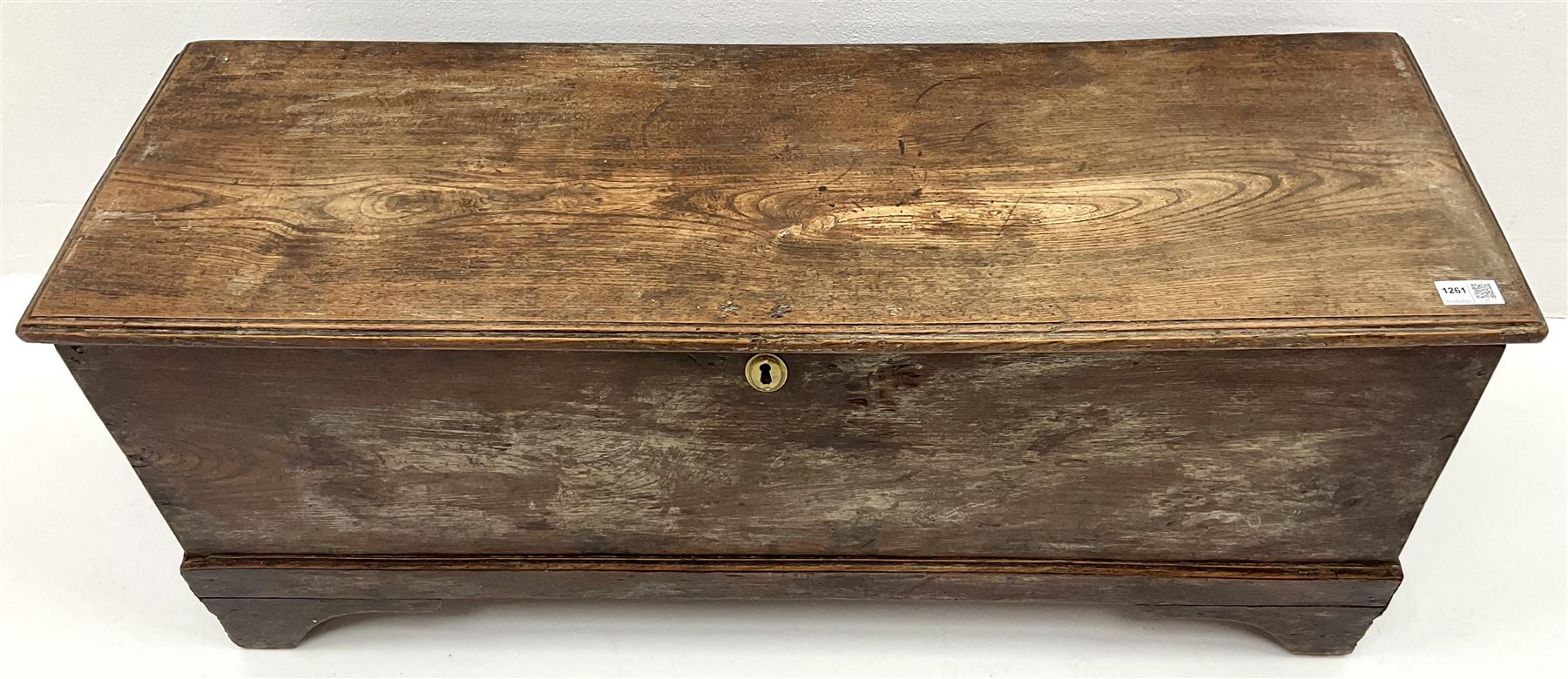 18th century elm chest - Image 2 of 3