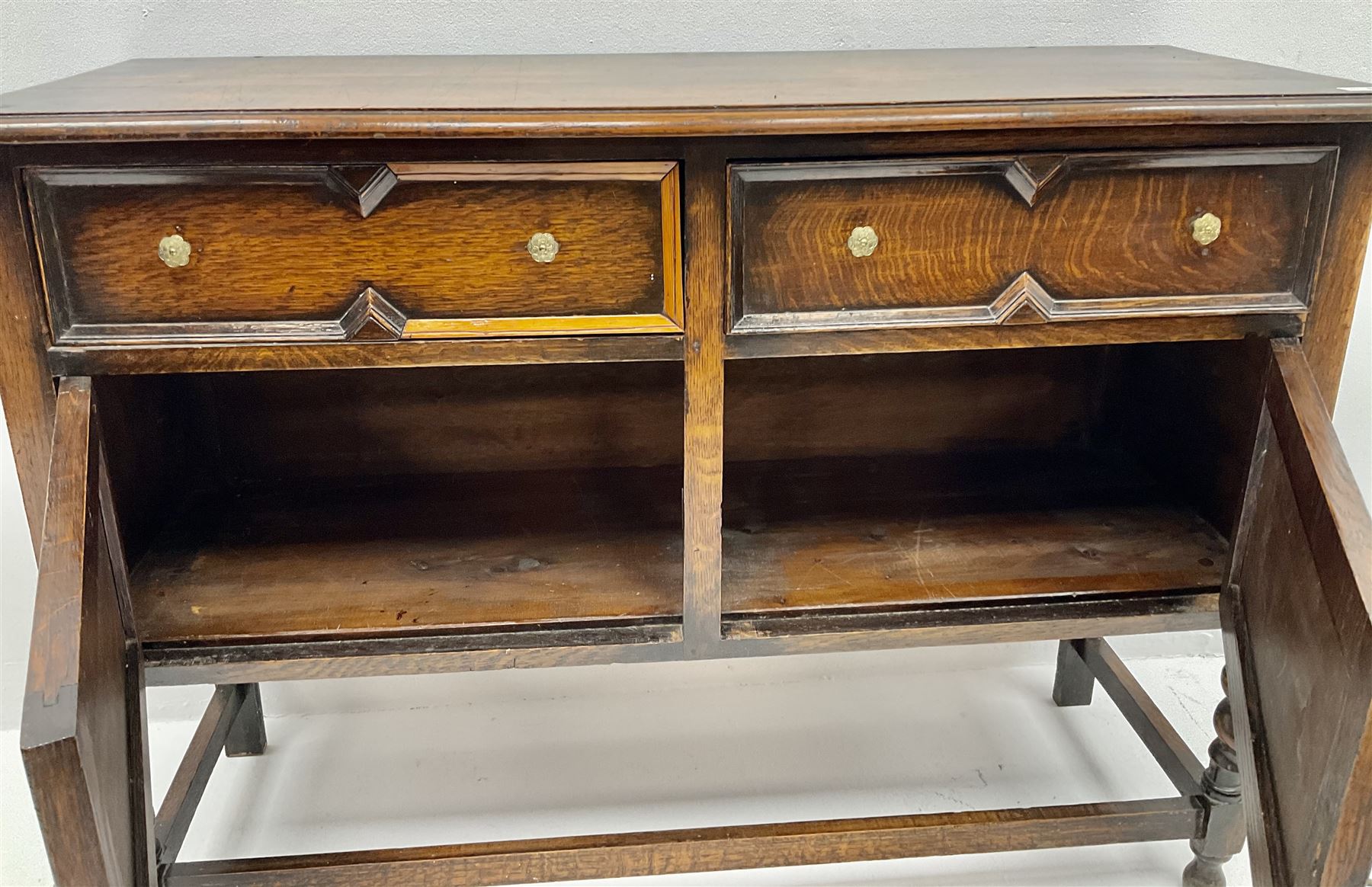 Jacobean style oak sideboard - Image 3 of 3