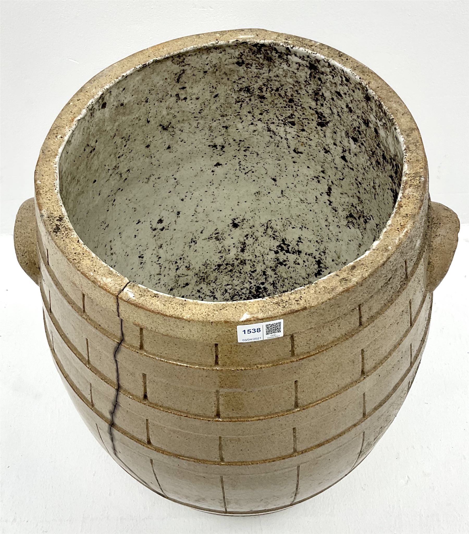 Composite stone barrel - Image 2 of 2