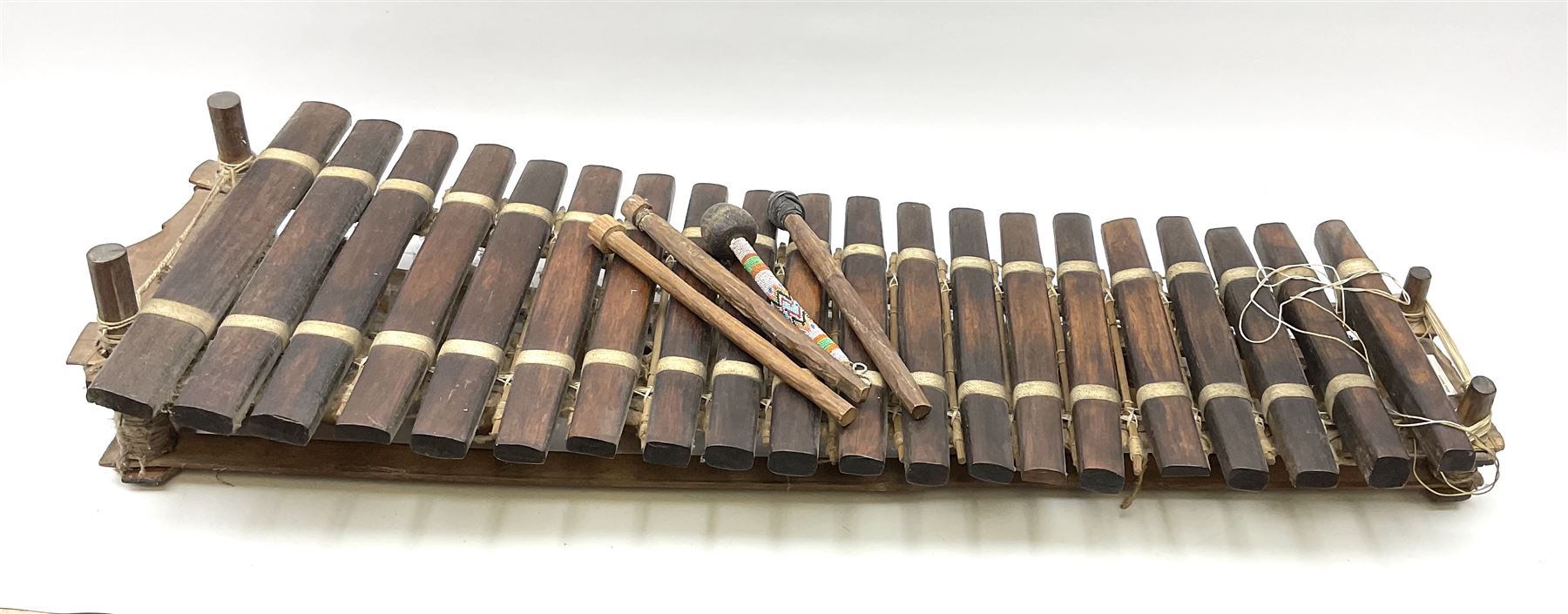 African hardwood gourd resonated balafon xylophone with twenty tone bars and four various beaters L1