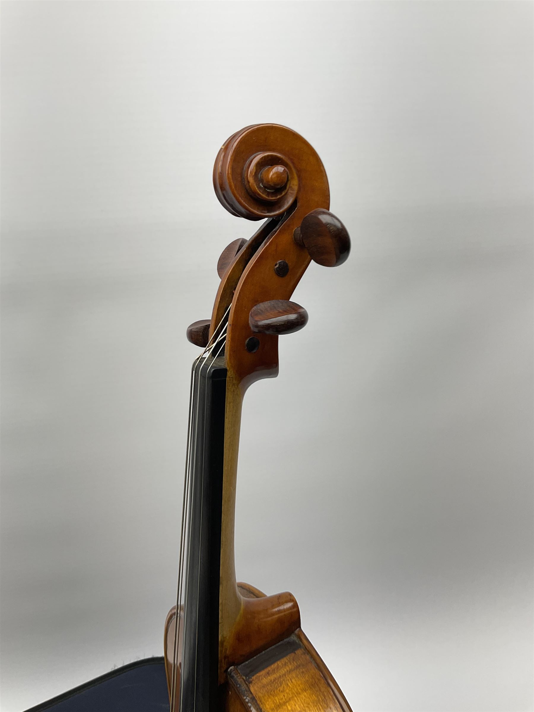 1920s continental large viola with 42cm two-piece maple back and ribs and wide grain sprucewood top - Image 10 of 21