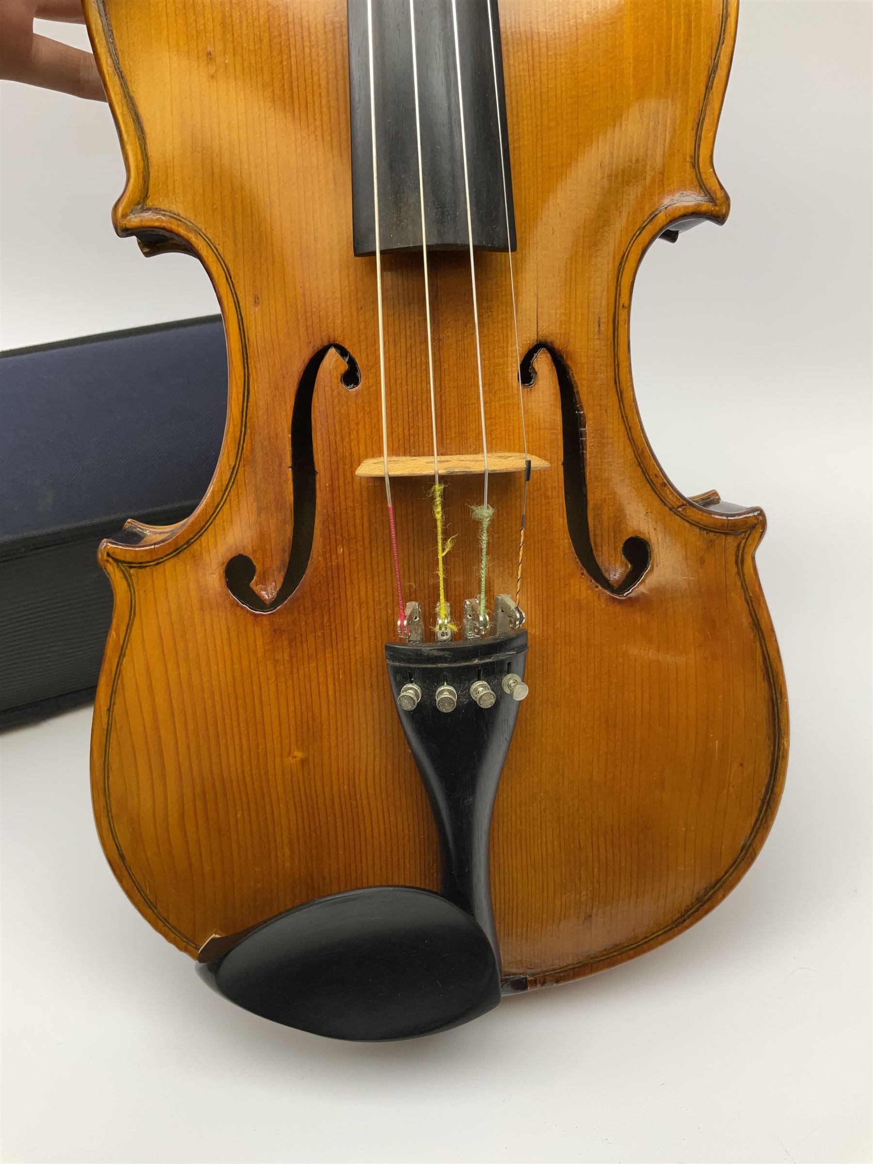 1920s continental large viola with 42cm two-piece maple back and ribs and wide grain sprucewood top - Image 3 of 21