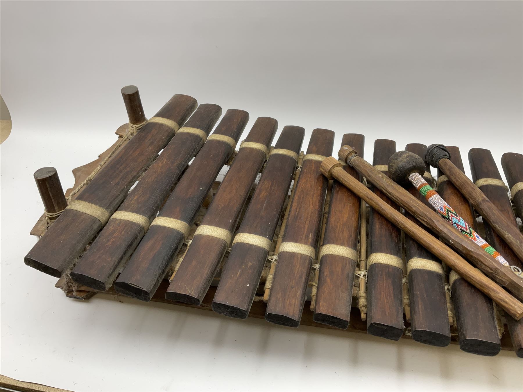 African hardwood gourd resonated balafon xylophone with twenty tone bars and four various beaters L1 - Image 2 of 3