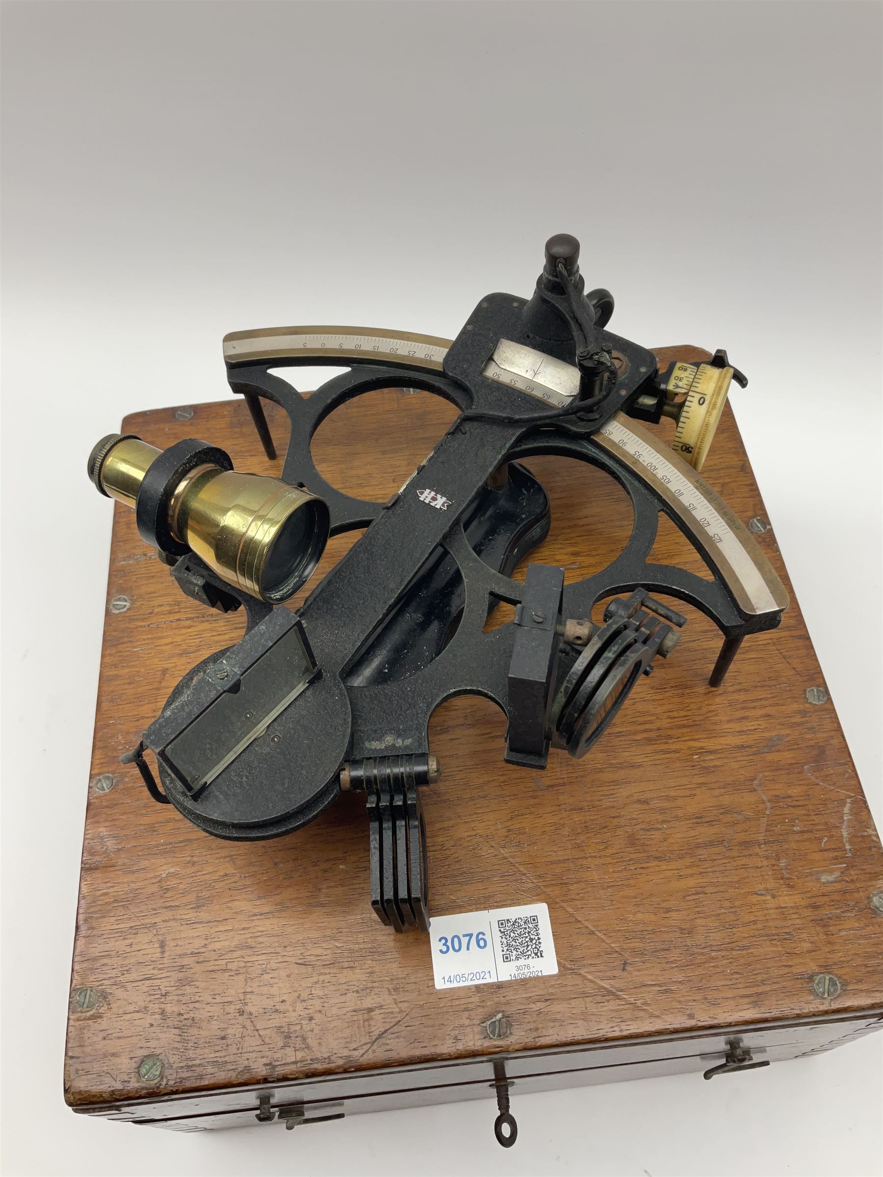 Henry Hughes & Son Ltd. sextant with black crackled finish - Image 3 of 6