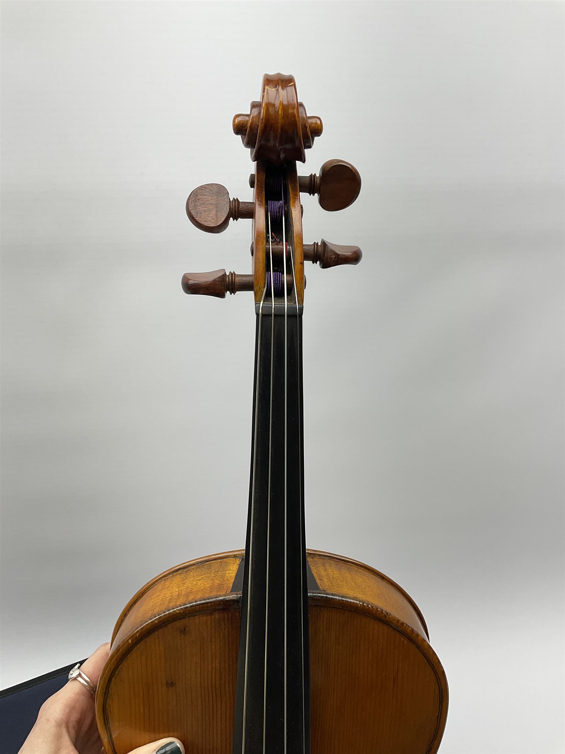 1920s continental large viola with 42cm two-piece maple back and ribs and wide grain sprucewood top - Image 9 of 21