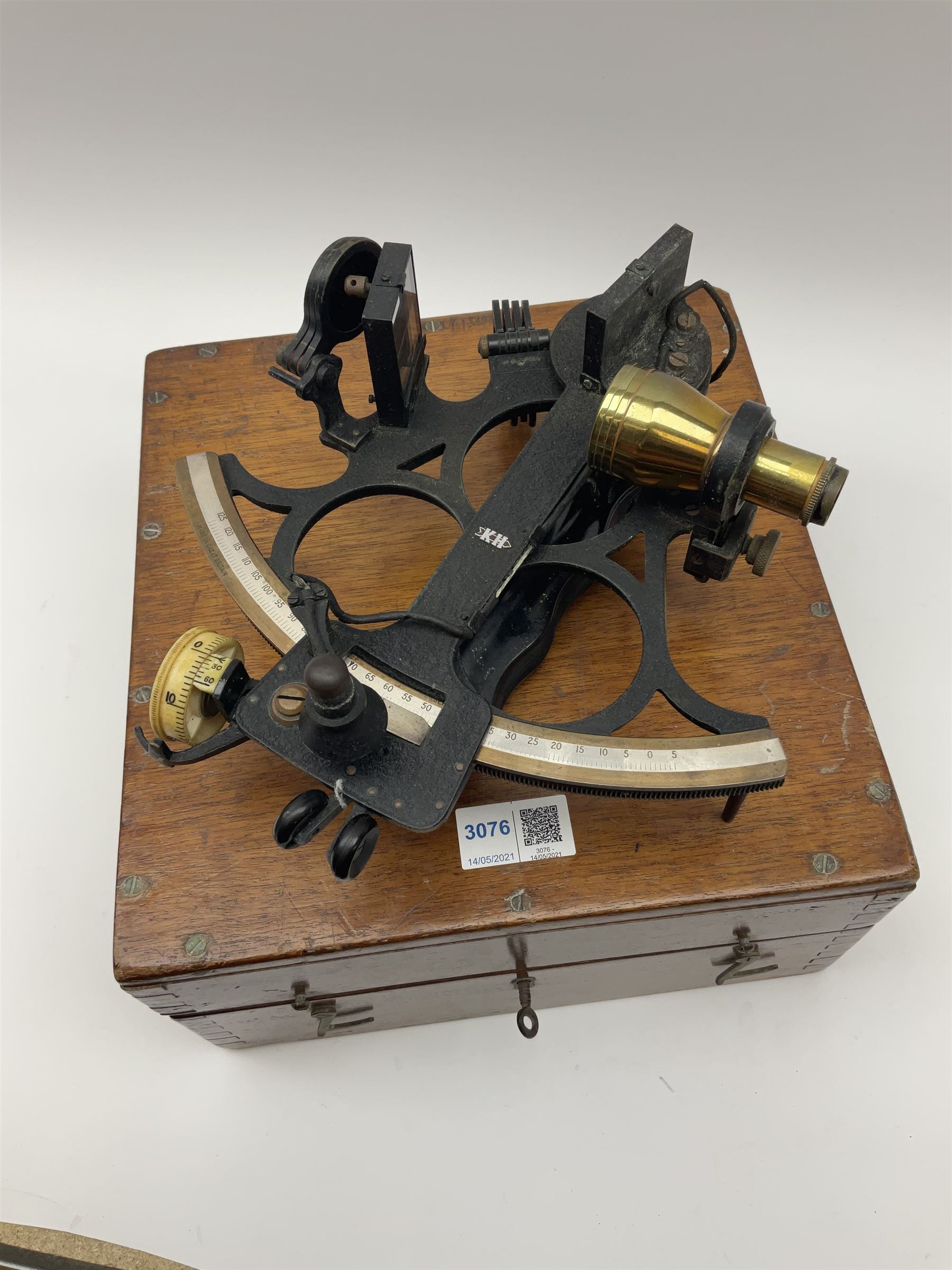 Henry Hughes & Son Ltd. sextant with black crackled finish - Image 2 of 6