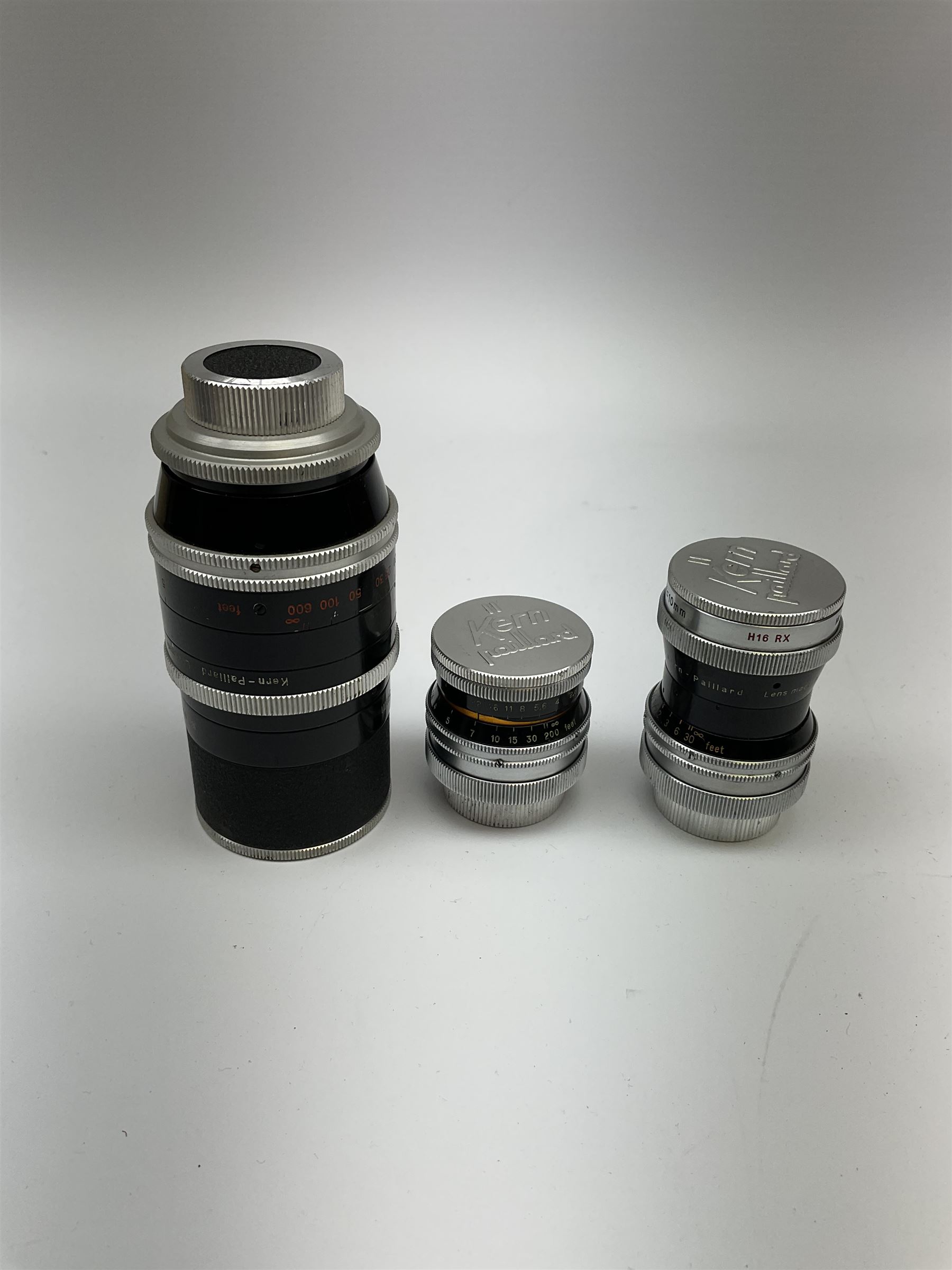 Paillard Bolex H16 Reflex 16mm cine camera with handgrip and turret for interchangeable lenses - Image 3 of 15
