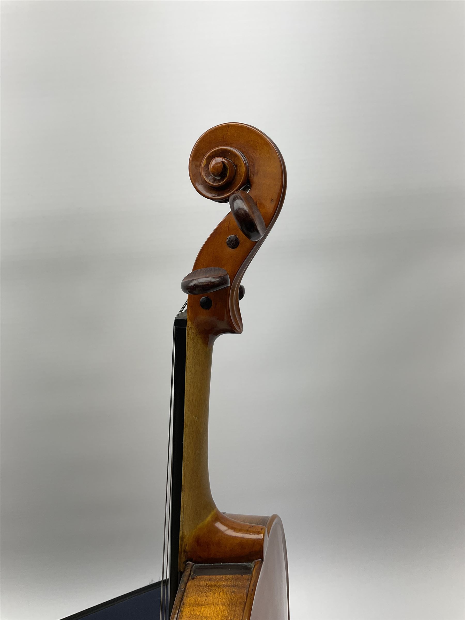 1920s continental large viola with 42cm two-piece maple back and ribs and wide grain sprucewood top - Image 11 of 21