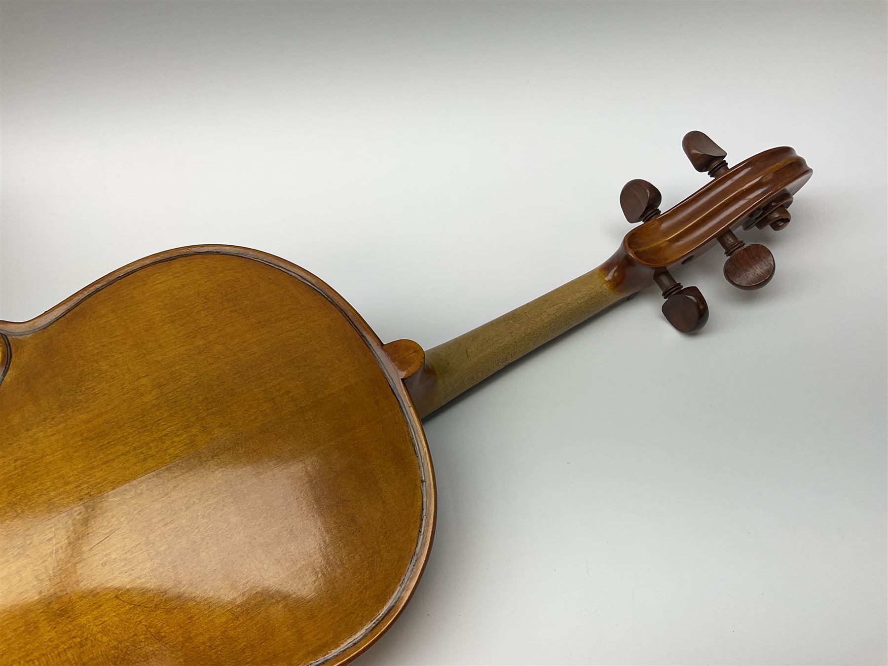 1920s continental large viola with 42cm two-piece maple back and ribs and wide grain sprucewood top - Image 16 of 21