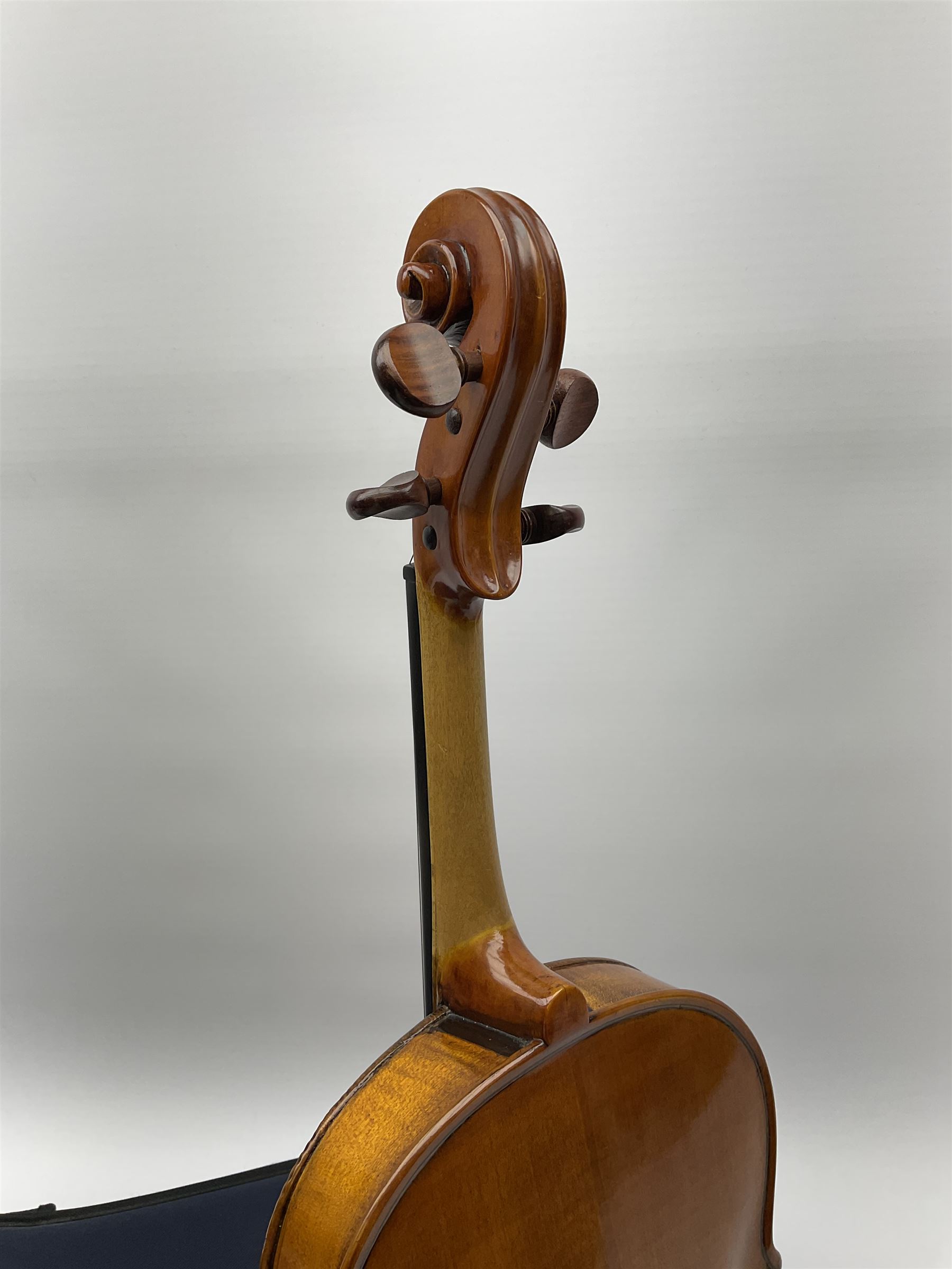 1920s continental large viola with 42cm two-piece maple back and ribs and wide grain sprucewood top - Image 12 of 21