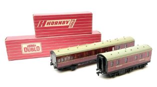 Hornby Dublo - 4076 Six- Wheeled Passenger Brake Van; and 4084 Suburban Coach Brake/2nd B.R. with in