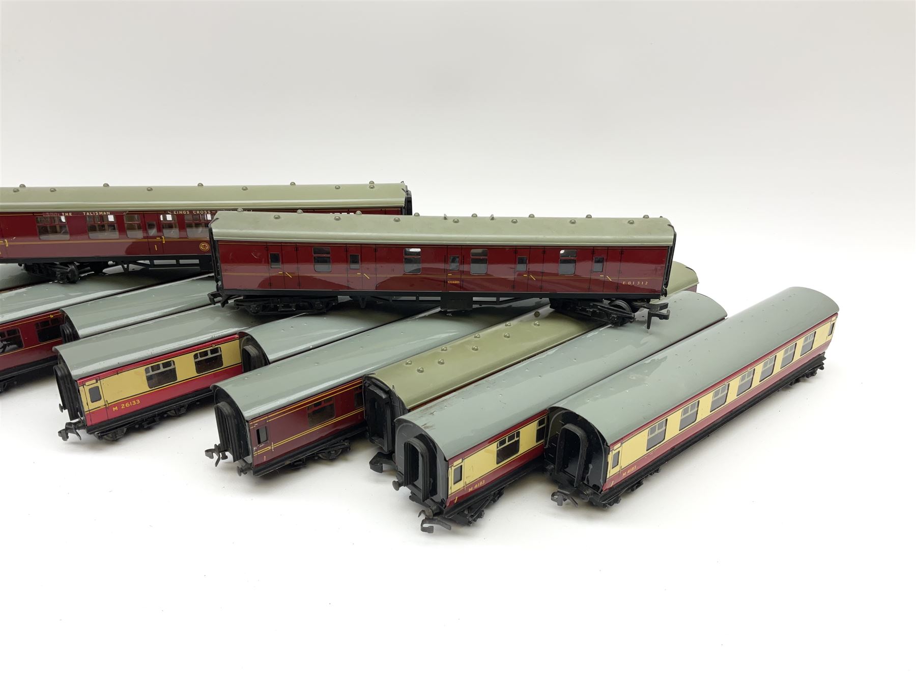 Hornby Dublo - eleven unboxed coaches including corridor coaches - Image 3 of 3