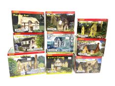 Hornby '00' gauge - nine Skaledale buildings including The Kings Head Hotel