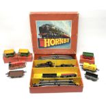 Hornby '0' gauge - Tank Goods Set No.45 with No.40 type 0-4-0 tank locomotive No.82011