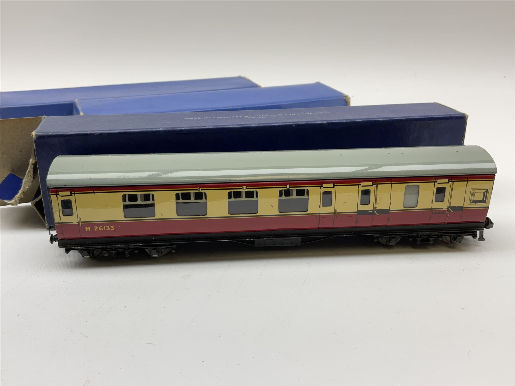 Hornby Dublo - two D1 LNER Corridor Coaches comprising First/Third - Image 3 of 4