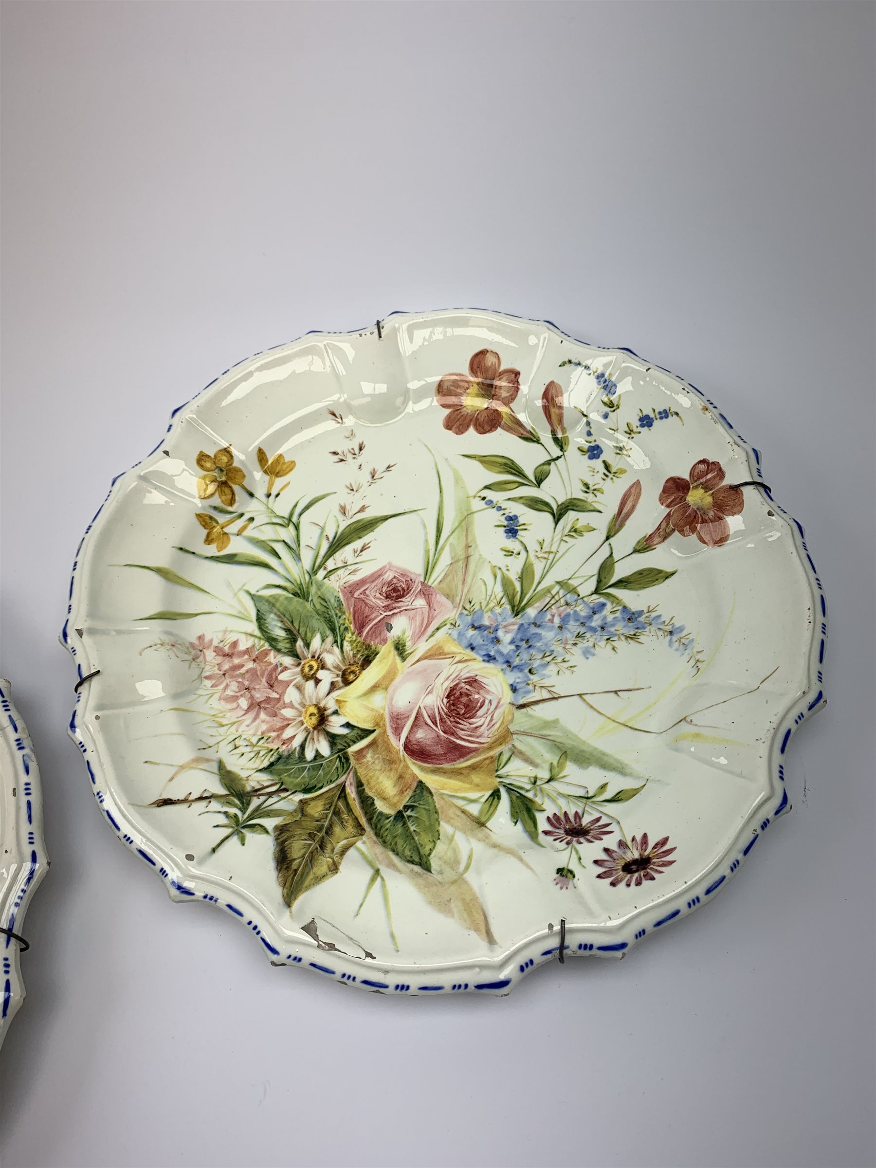 A pair of Italian faience pottery plates, by Giovanni Battista Viero, each of circular form with pie - Image 3 of 7
