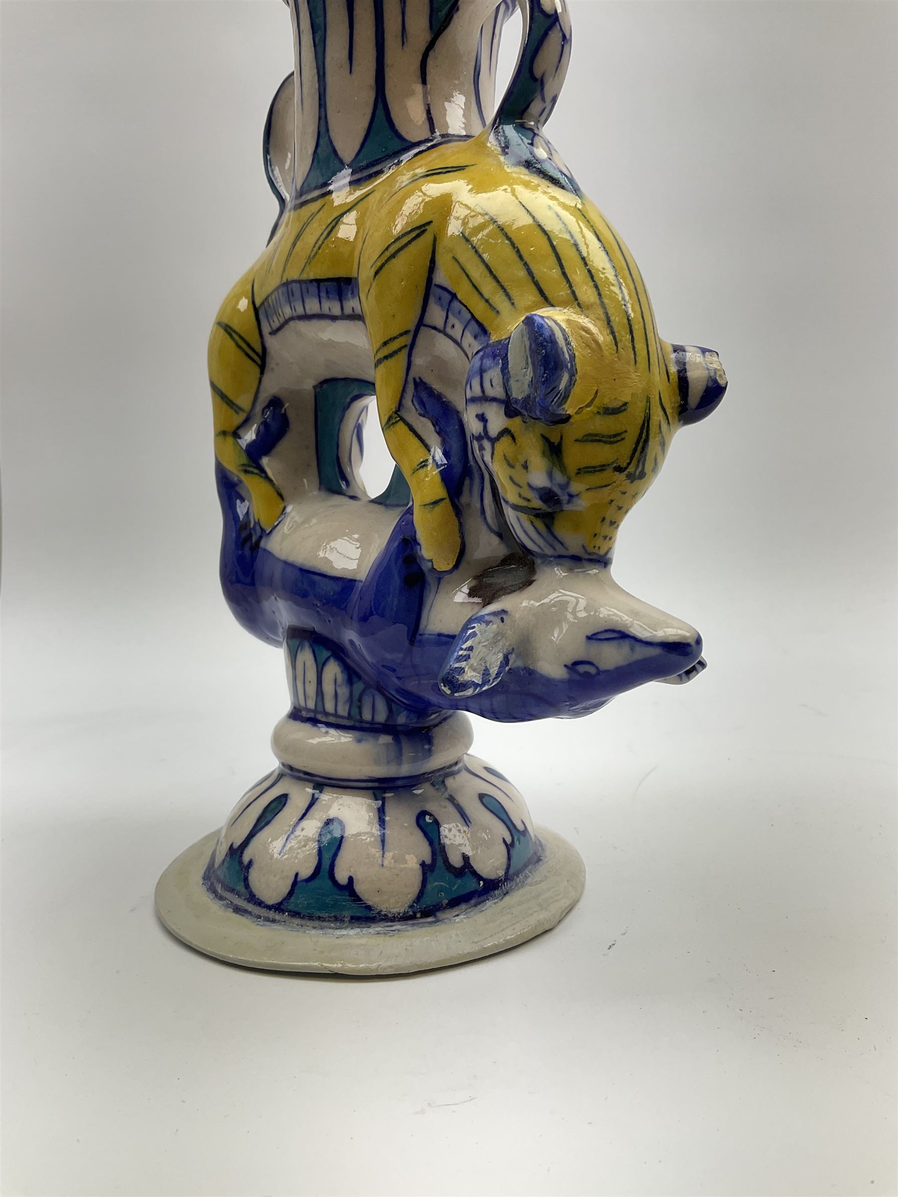 An early 20th century pottery twin handled vase - Image 3 of 16