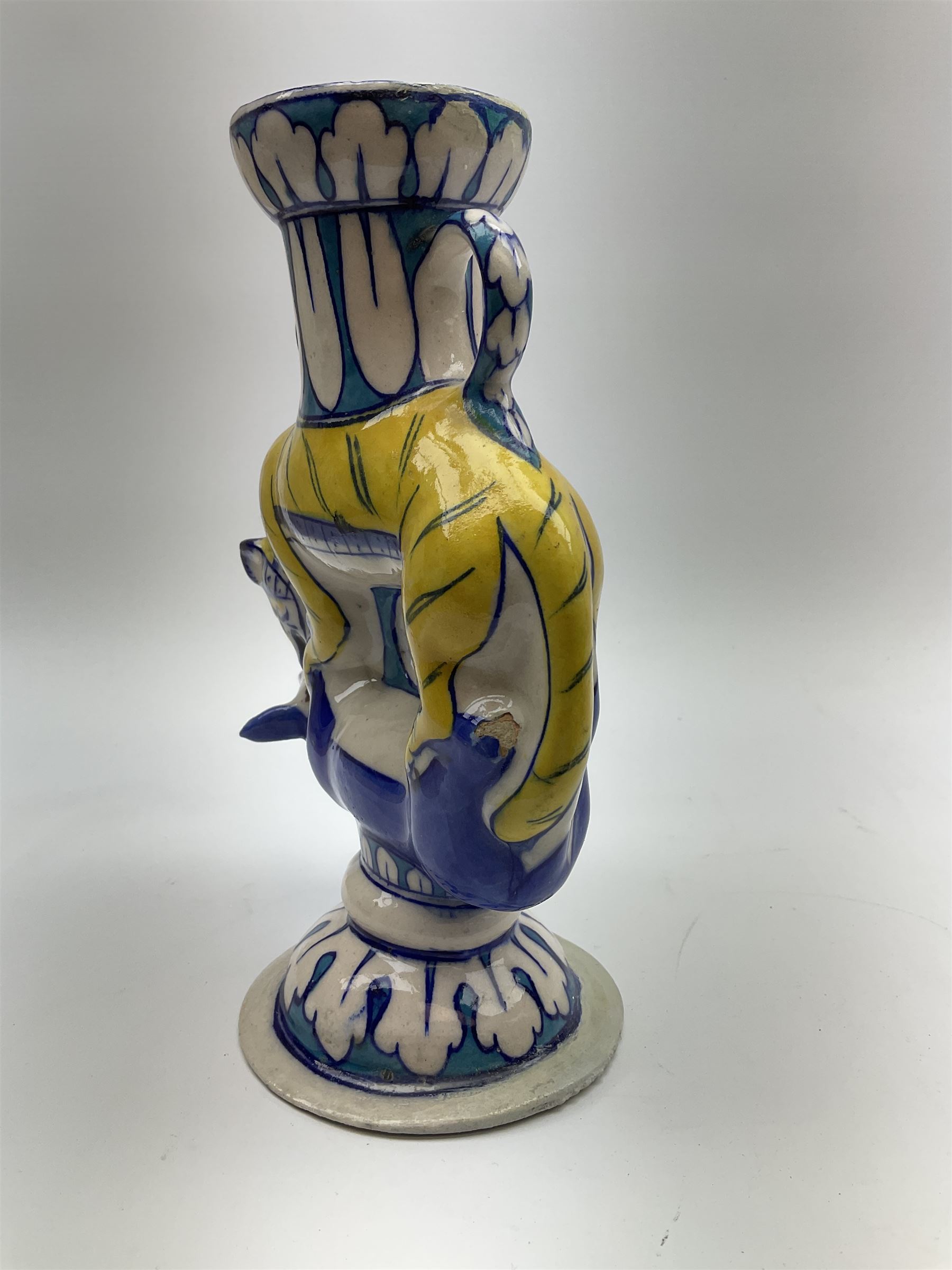 An early 20th century pottery twin handled vase - Image 8 of 16