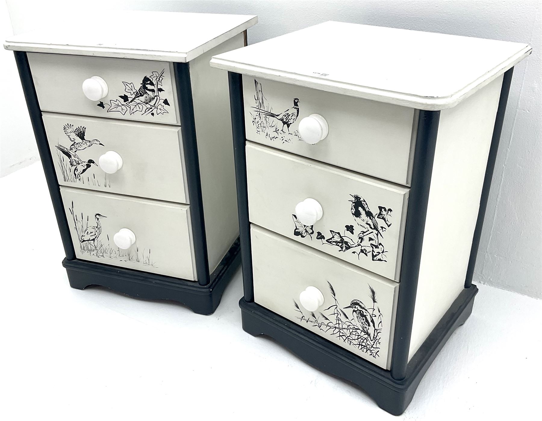 Pair of bedside tables - Image 2 of 5