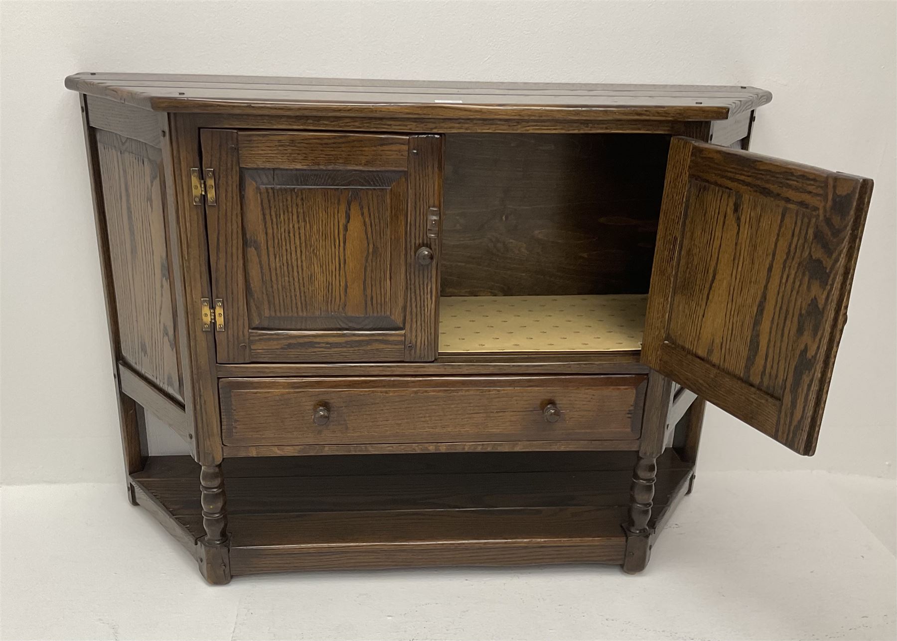 Mid 20th century oak shaped front side cabinet fitted with two cupboards and single drawer - Image 3 of 4
