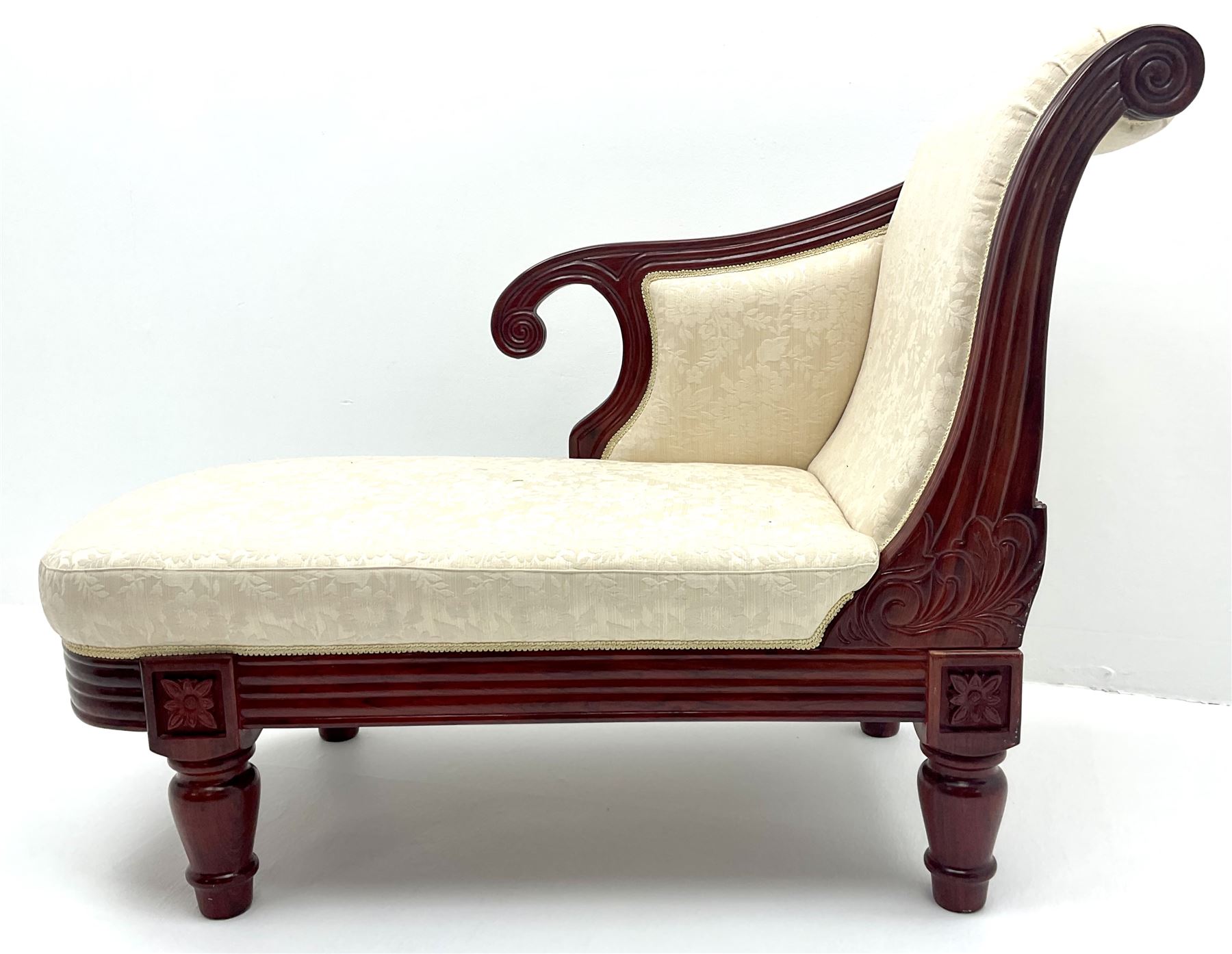 Chaise Lounge settee