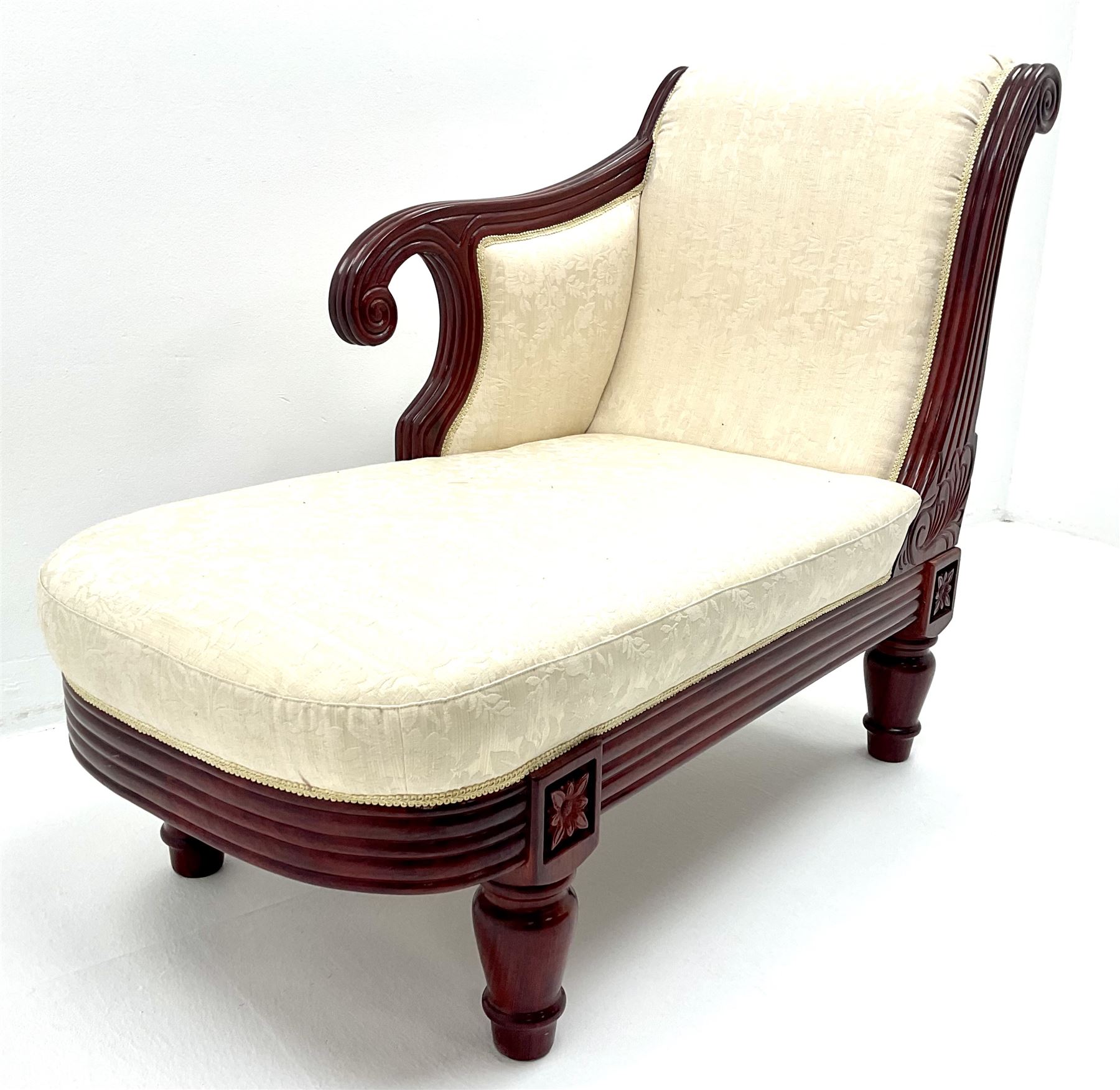 Chaise Lounge settee - Image 2 of 3